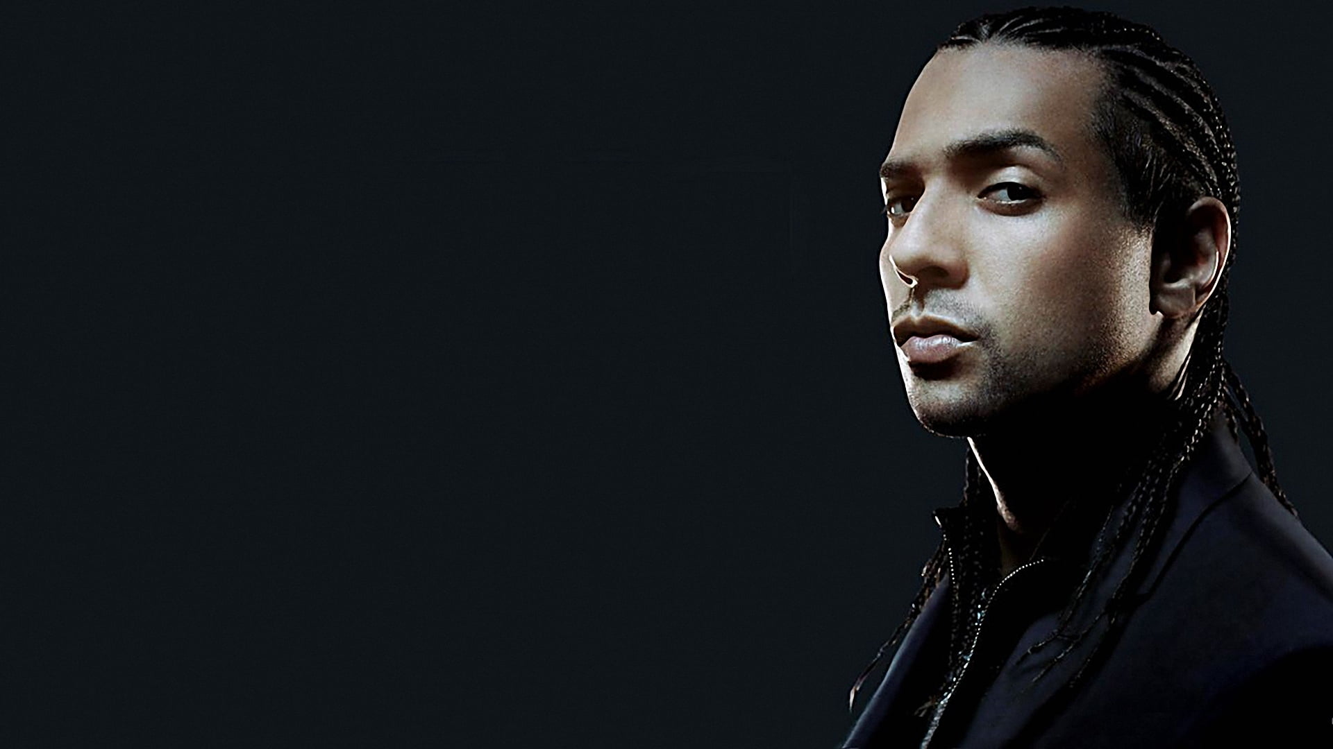 beauty, males, male Beauty, 1080P, adults Only, studio Shot, elegance, light, beautiful, cool, portrait, adult, black Background, looking At Camera, suit, HD Wallpaper