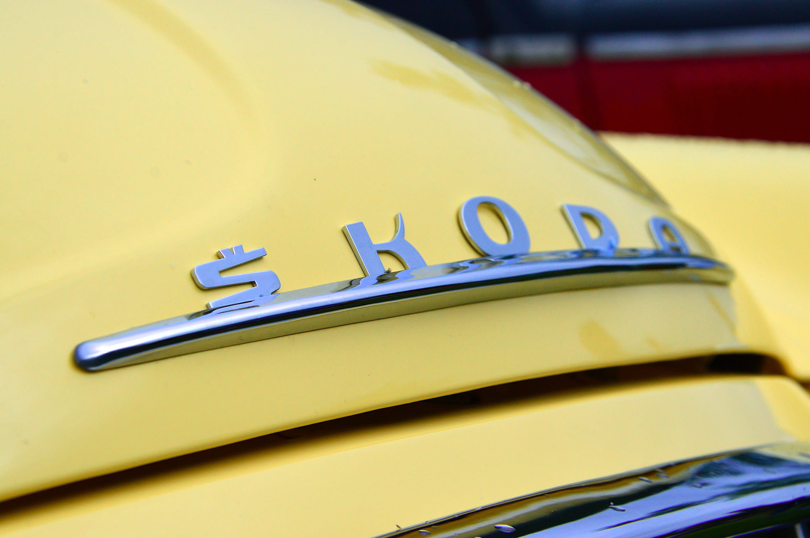 classic, mail, communication, skoda, western script, text, rain, global communications, yellow, architecture, finance, veteran, business, technique, blue, HD Wallpaper