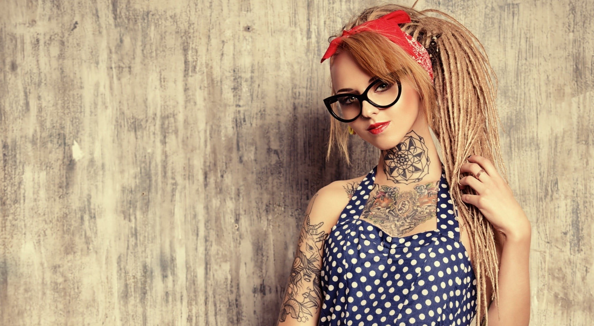 eyeglasses, young women, standing, young adult, front view, glasses, women, lifestyles, portrait, women with glasses, hairstyle, dreadlocks, wall - building feature, HD Wallpaper