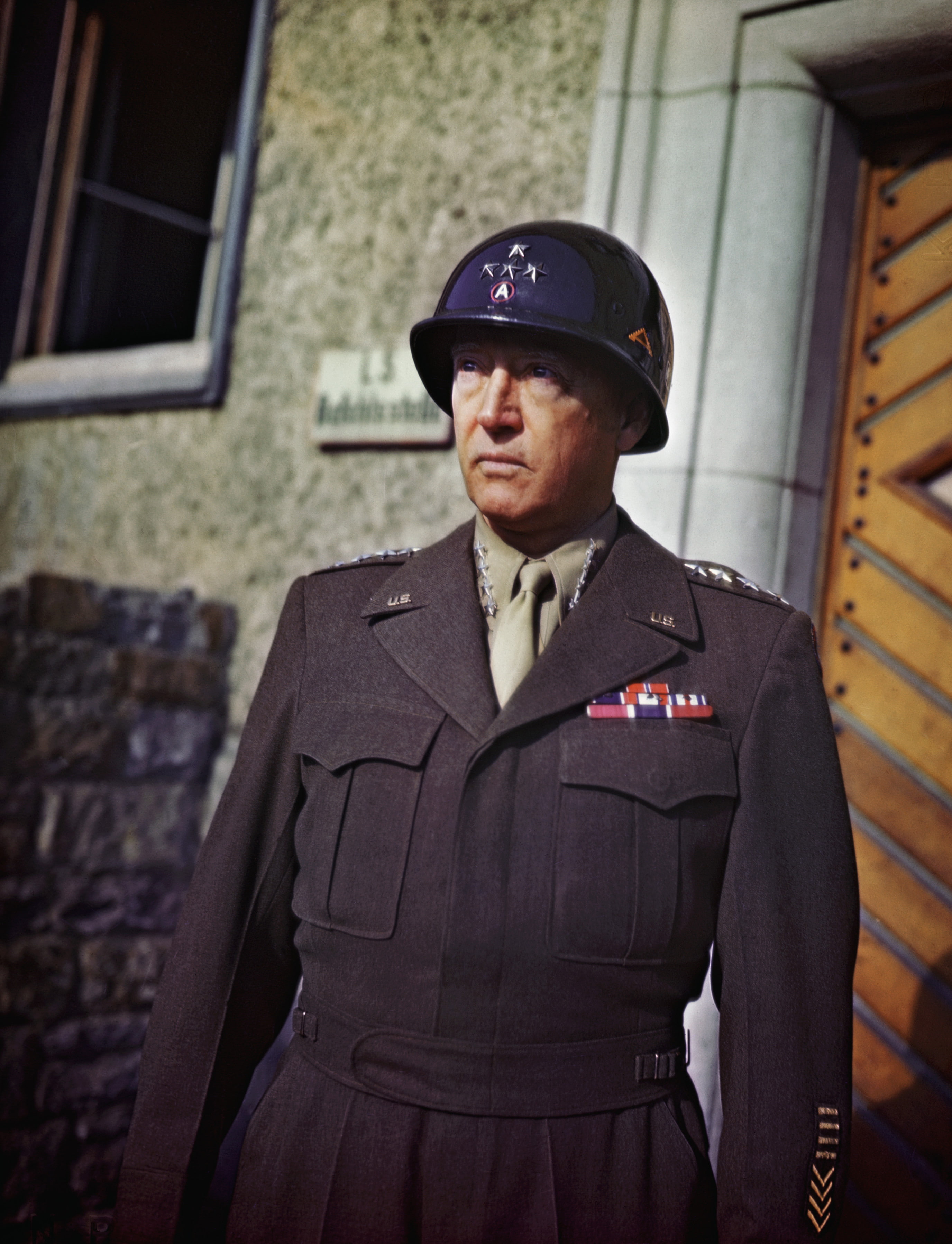 World War II, law, 2K, architecture, security guard, portrait, government, US Army, protection, security, military, occupation, clothing, George S. Patton, Phone HD Wallpaper