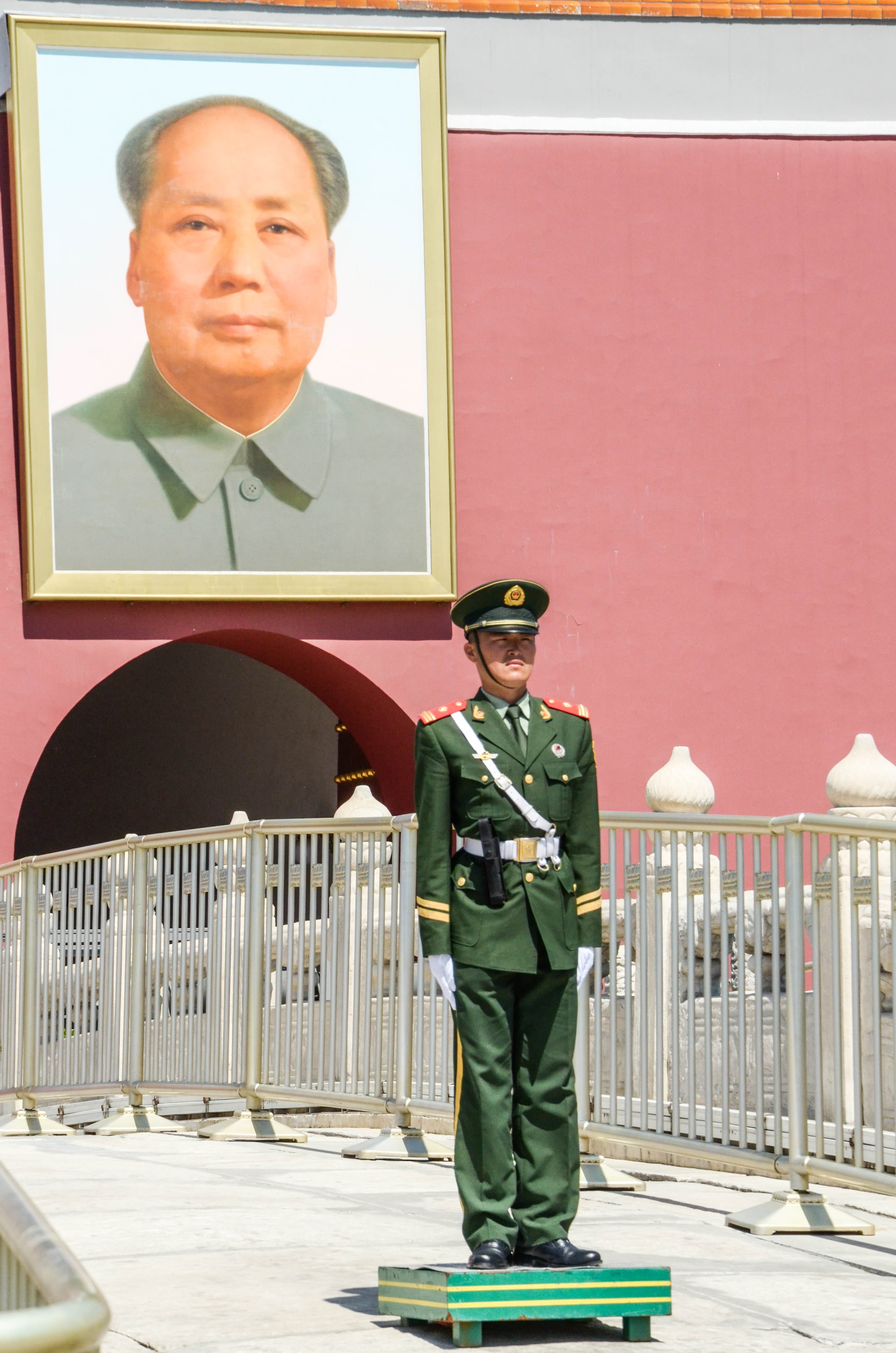 young adult, tiananmen square, looking at camera, government, front view, uniform, military, standing, architecture, real people, army soldier, armed forces, Phone HD Wallpaper