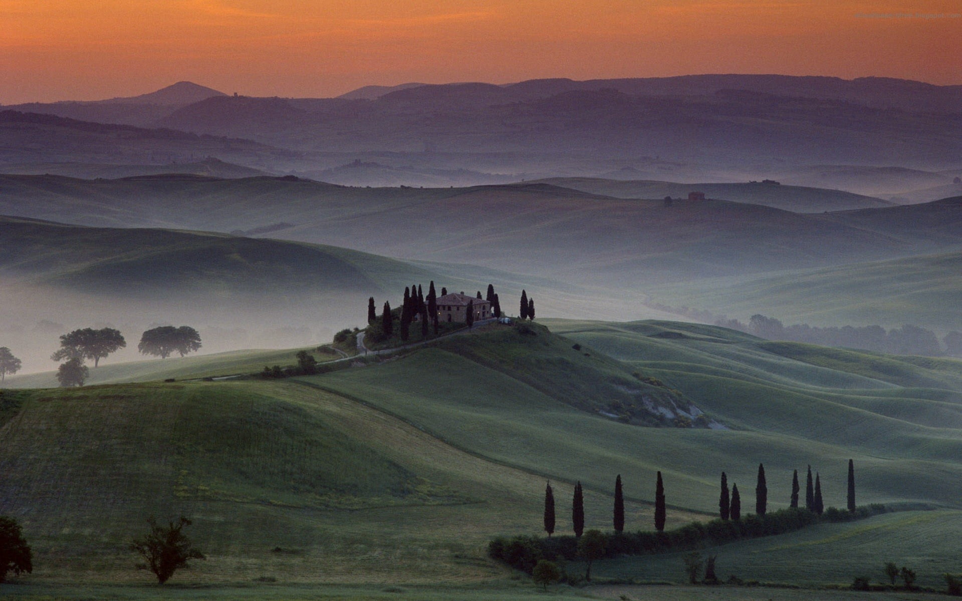 land, mist, Tuscany, Italy, plant, concrete, environment, beauty in nature, non-urban scene, mountain, brown, mountain range, field, rolling landscape, HD Wallpaper