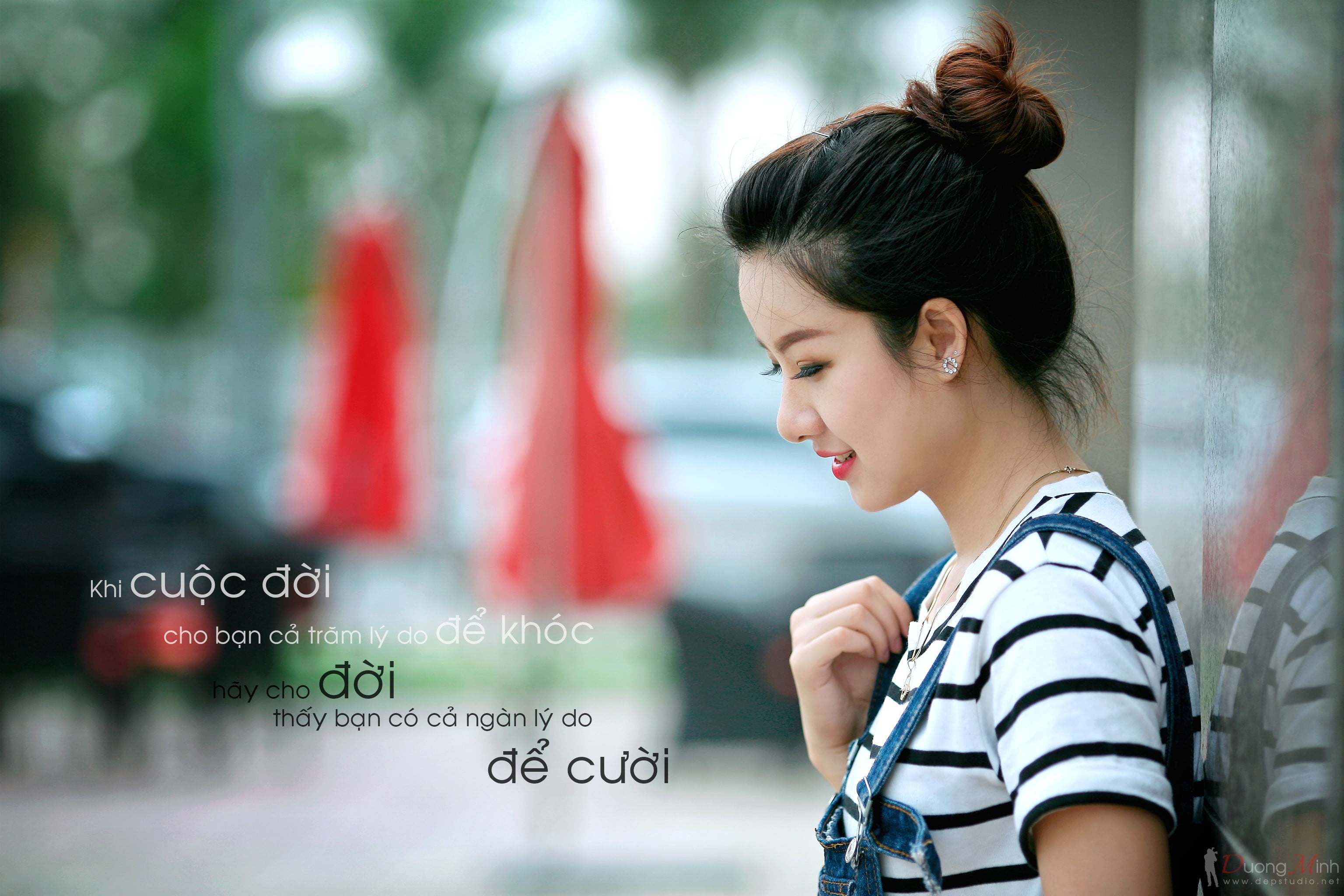 Vietnam, focus on foreground, teeth, young adult, happiness, profile, outdoors, city, cheerful, brunette, toothy smile, Asian, smiling, hairbun, women, HD Wallpaper