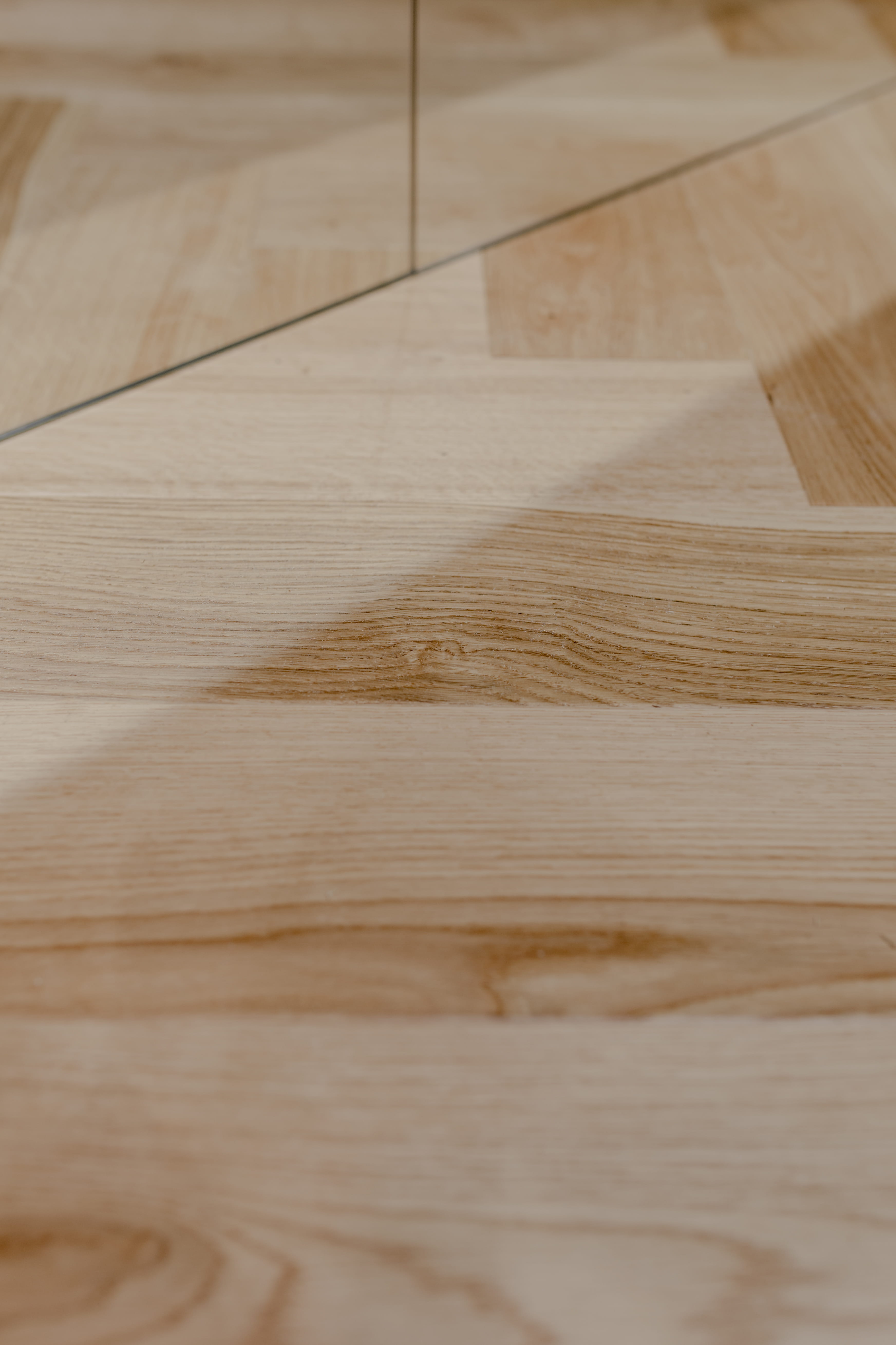 home interior, oak floor, surface level, hardwood floor, day, table, close-up, oak parquet, focus on foreground, floor, beautiful, wood grain, no people, Phone HD Wallpaper