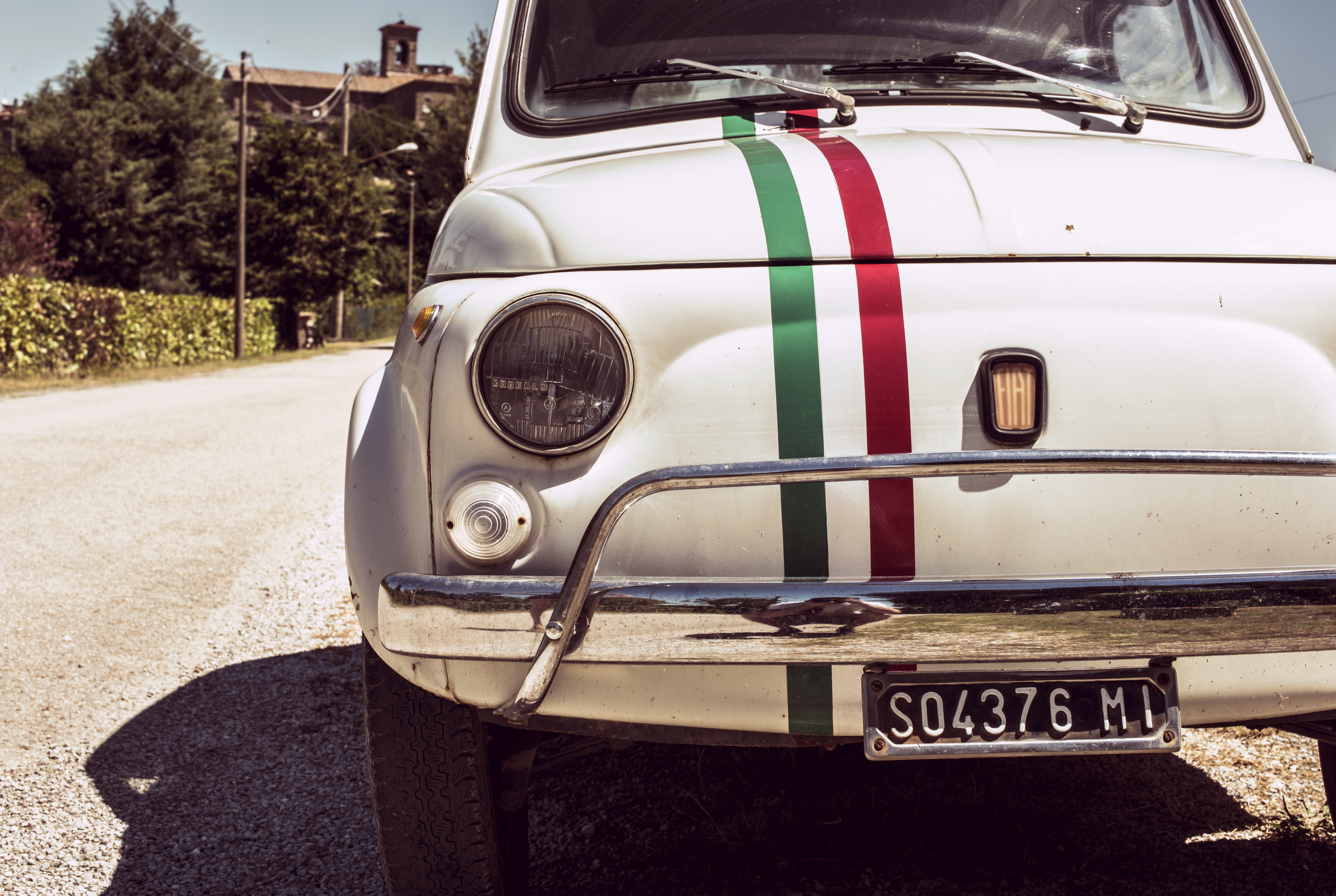 chrome, mode of transportation, sunlight, motor vehicle, city, government, no people, tuscany, land vehicle, retro styled, road, text, italy, italian, parked, HD Wallpaper