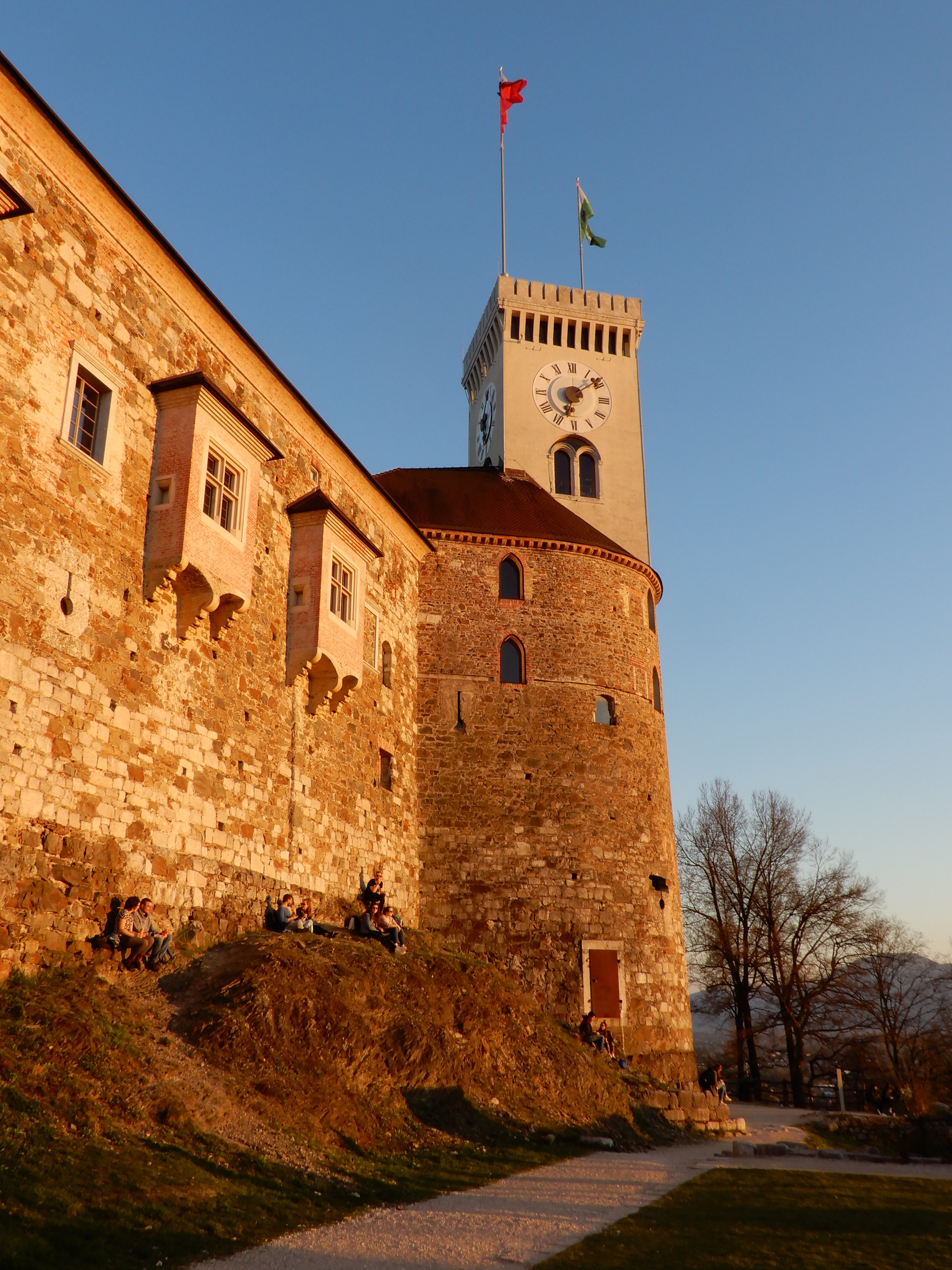 plant, slovenia, building exterior, nature, the past, sunlight, castle, tree, blue, old, history, ljubljana, clear sky, 5K, sky, built structure, fort, Phone HD Wallpaper