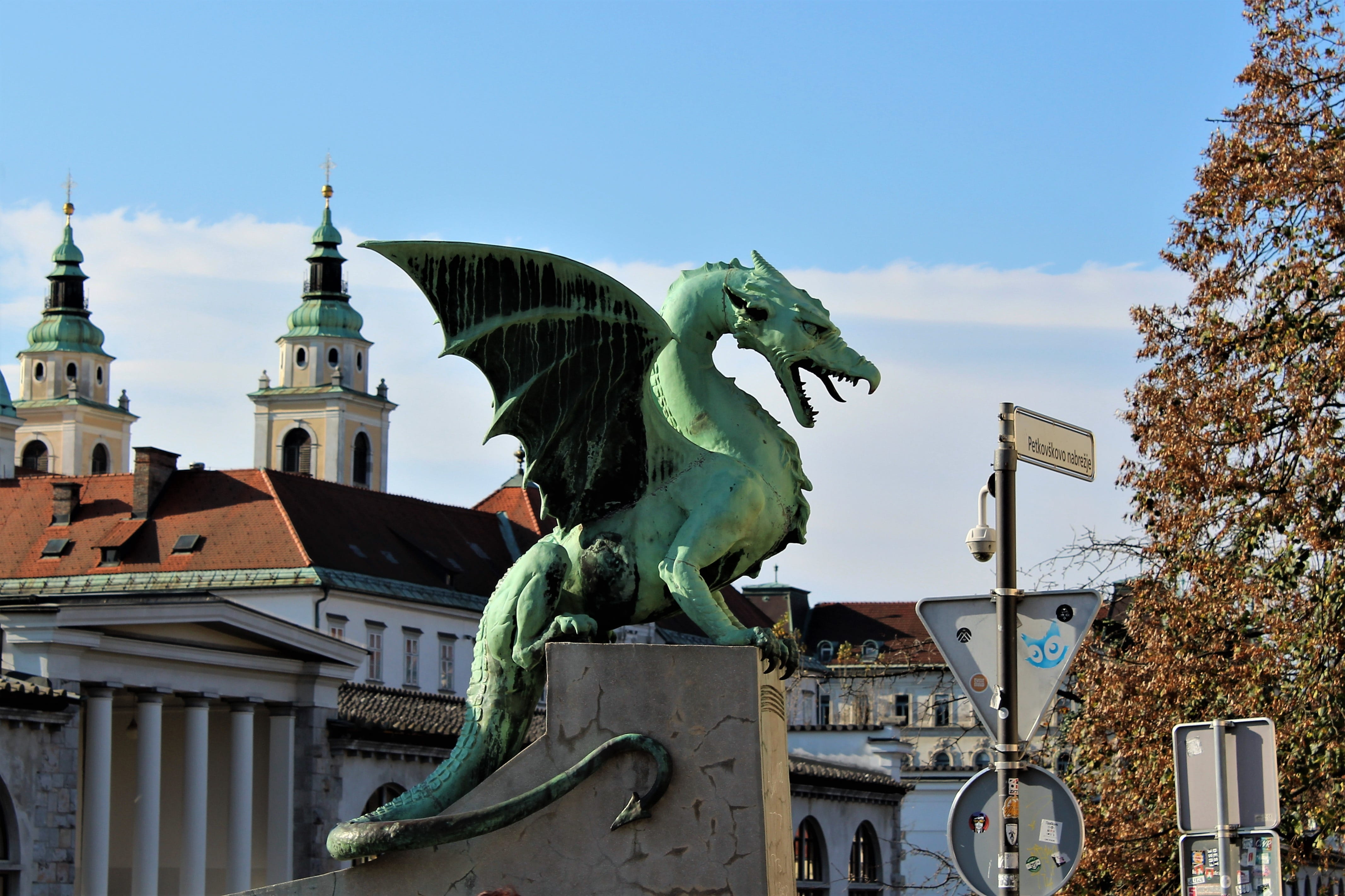 religion, building, travel, art and craft, dragon, ljubljana, travel destinations, no people, creativity, slovenia, 4K, statue, human representation, sculpture, HD Wallpaper
