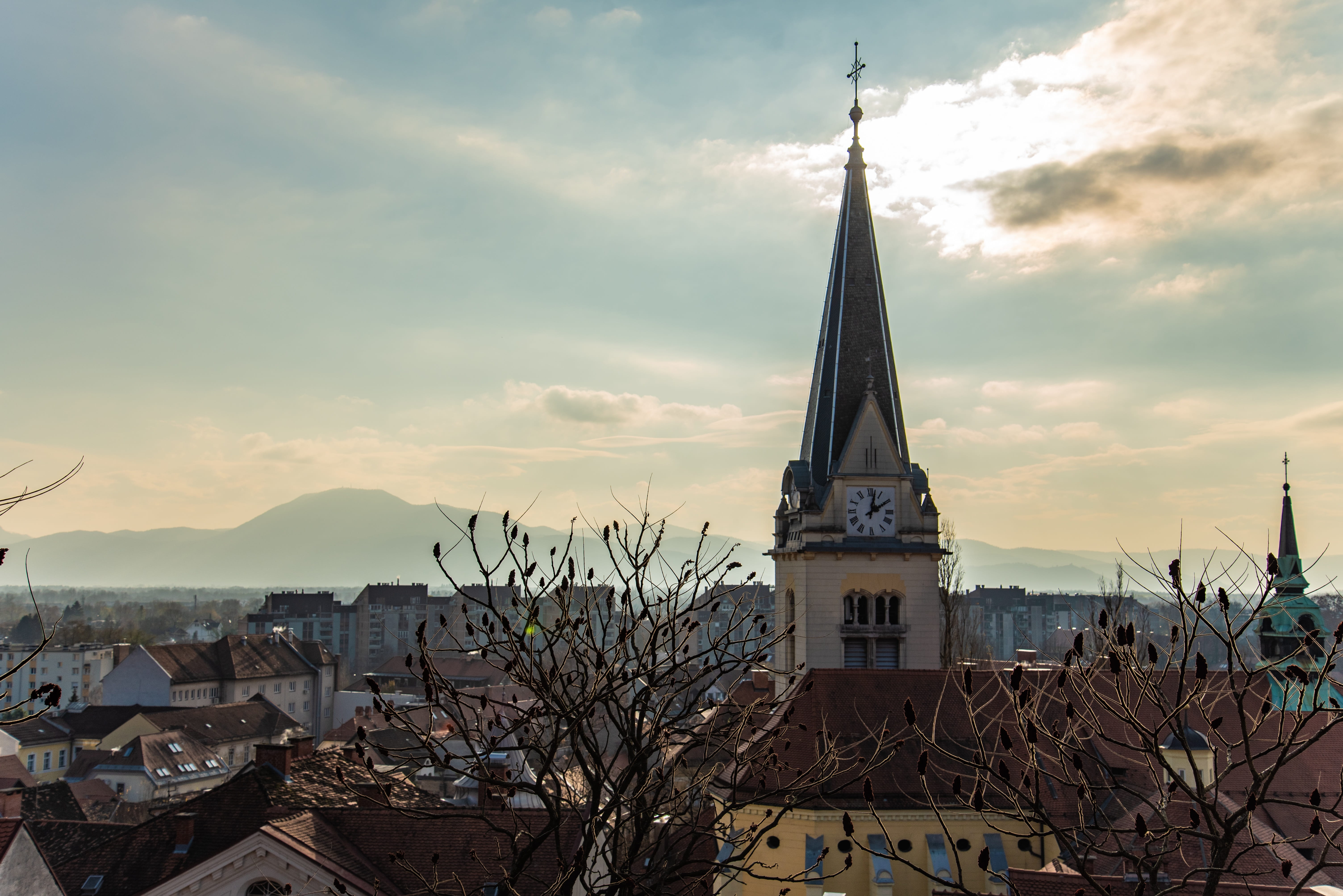 spire, tower, 5K, place of worship, architecture, mountains, autumn, city, religion, winter, residential district, nature, ljubljana, no people, townscape, HD Wallpaper
