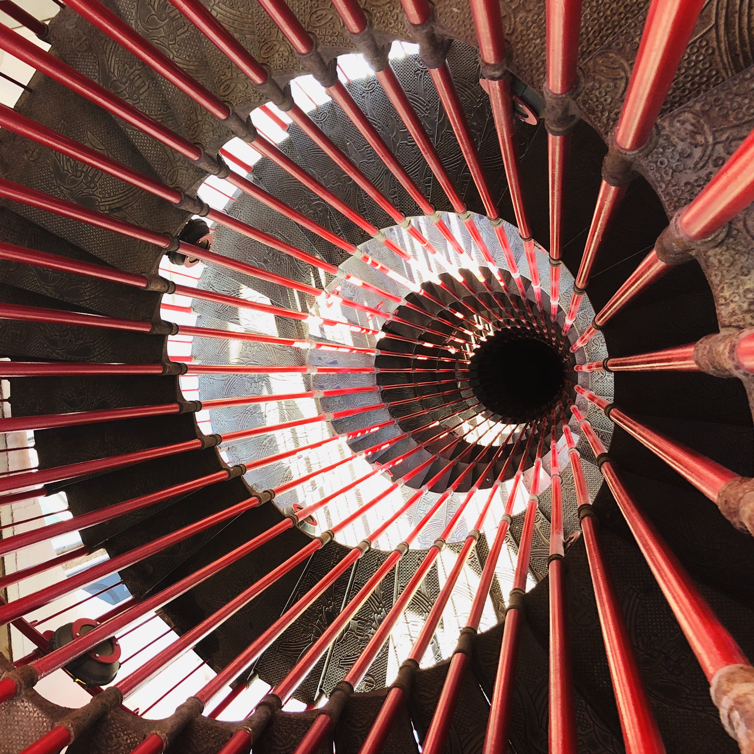 ljubljana, shape, backgrounds, decoration, still life, day, concentric, 2K, castle, detail, arts culture and entertainment, round, circle, stair, slovenia, Phone HD Wallpaper