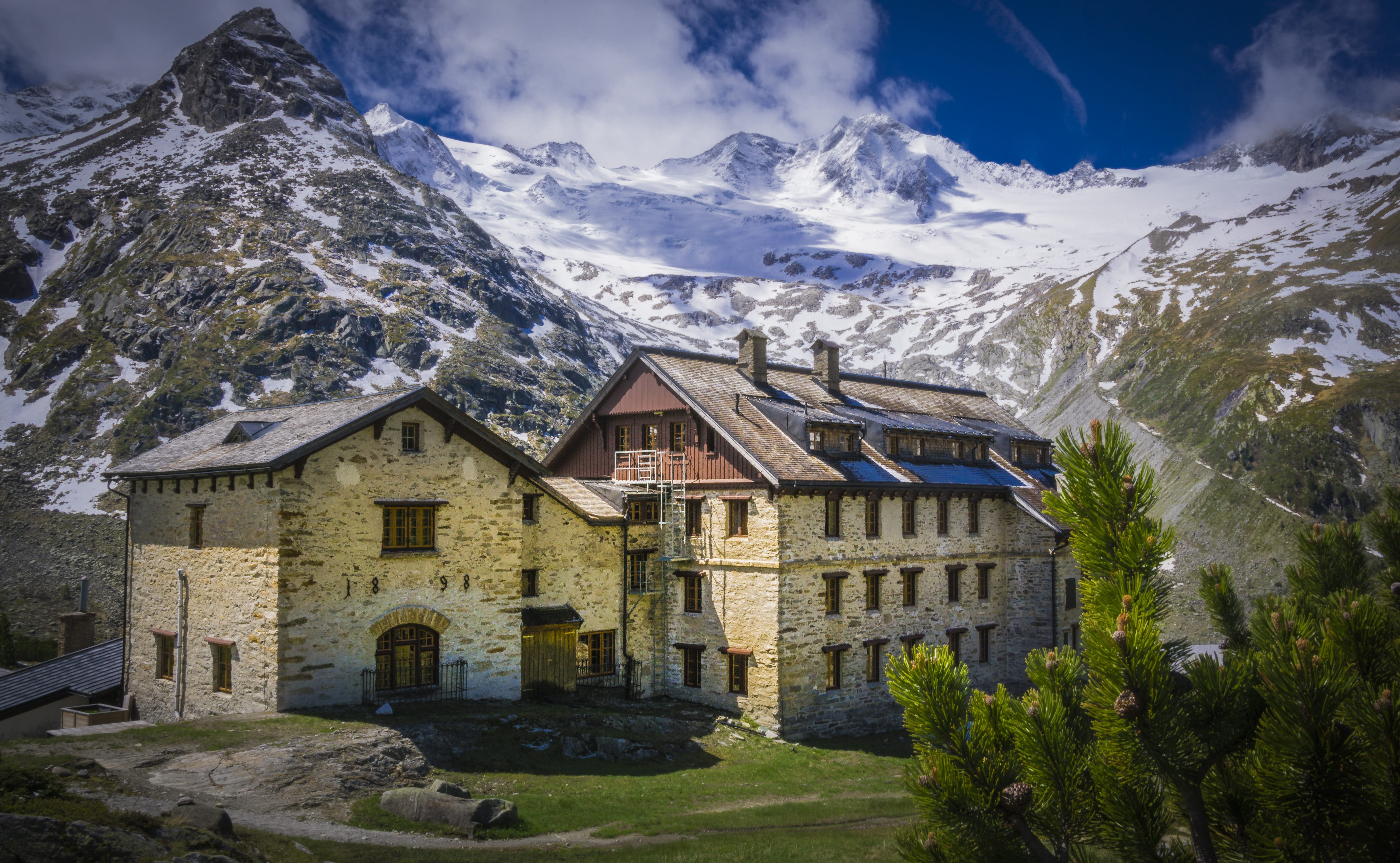 architecture, house, nature, snow, day, mountain Range, tree, european Alps, scenics, Zillertal, cold temperature, alpine, sky, europe, austria, building exterior, HD Wallpaper