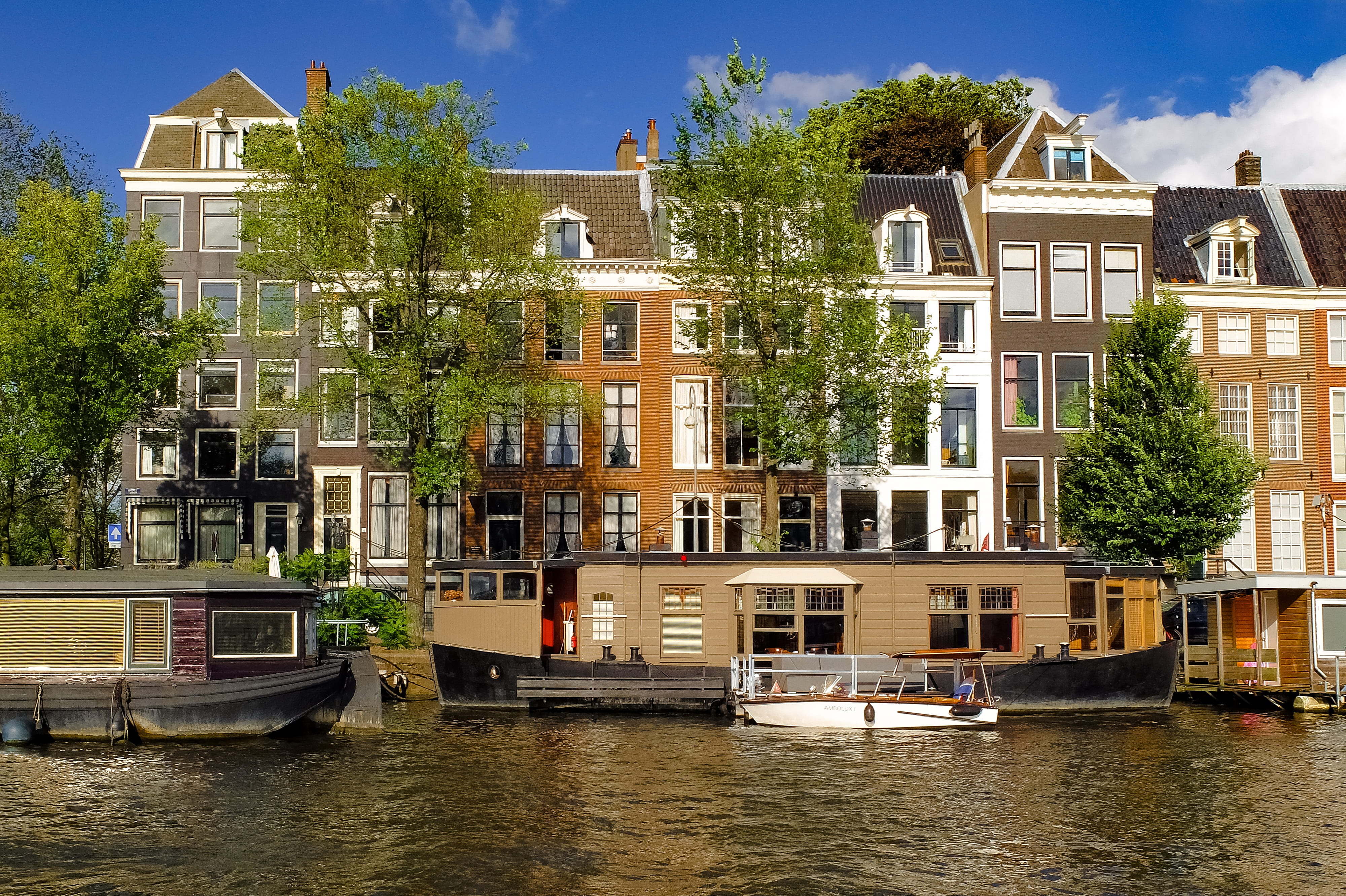 luxury, building exterior, day, 4K, plant, house, waterfront, ship, boat, water, city, nature, mode of transportation, barge, no people, outdoors, europe, HD Wallpaper