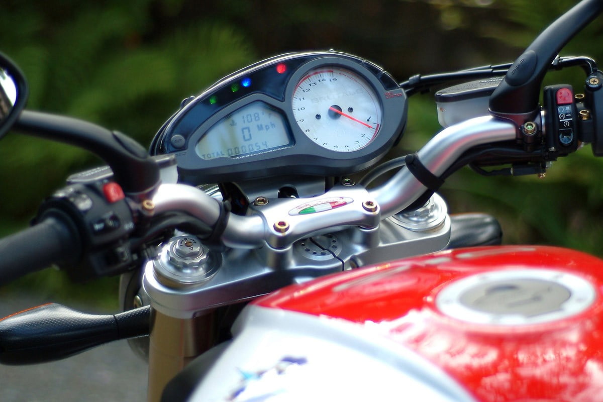 selective focus, control, motorcycle, metal, bicycle, land vehicle, number, vehicle part, transportation, mode of transportation, focus on foreground, 480P, HD Wallpaper