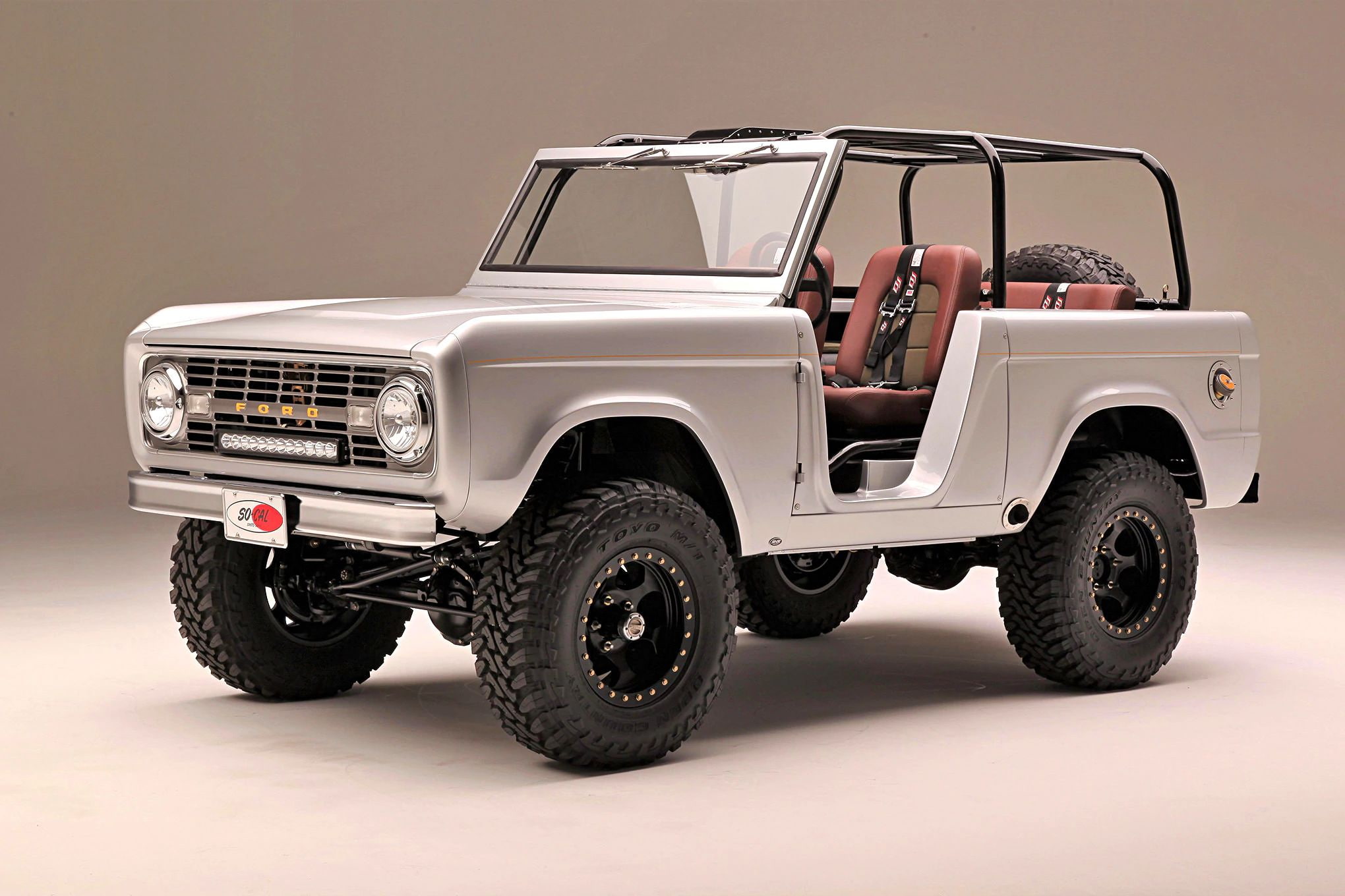 vintage car, 1972, suv, old, tire, metal, motor vehicle, white color, bronco, no people, antique, offroad, studio shot, silver colored, cut out, travel, HD Wallpaper