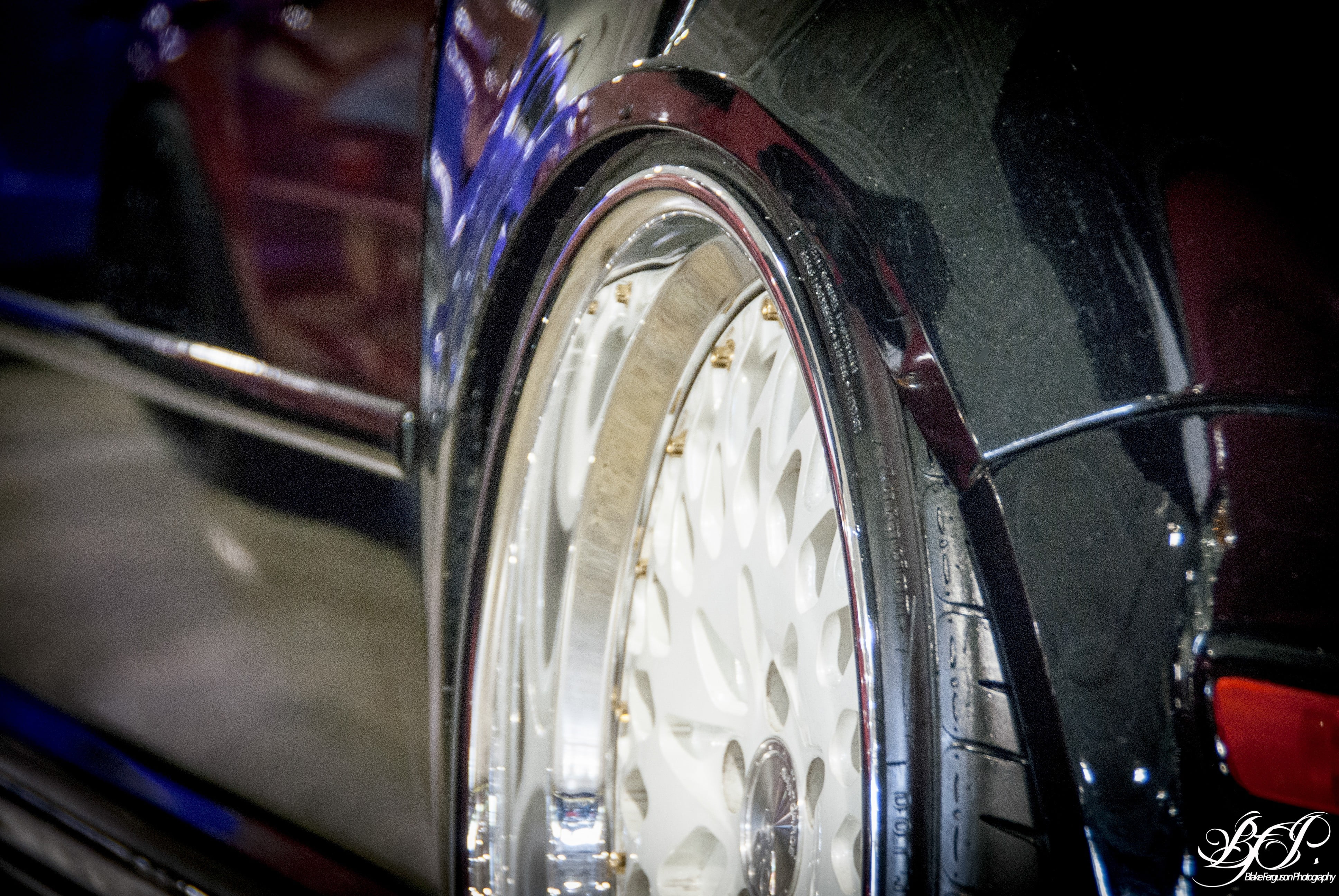 mode of transportation, 4K, metal, wheels, retro styled, wheel, motorcycle, land vehicle, reflection, indoors, no people, tire, focus on foreground, motor vehicle, HD Wallpaper