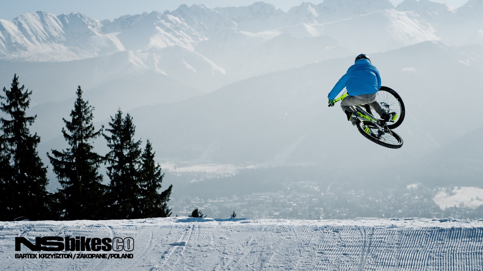 downhill, real people, winter, mountain Range, MTB, blue, men, speed, ns, snow, cycling, competition, bicycle, sports Helmet, people, stunt, snowcapped mountain, HD Wallpaper