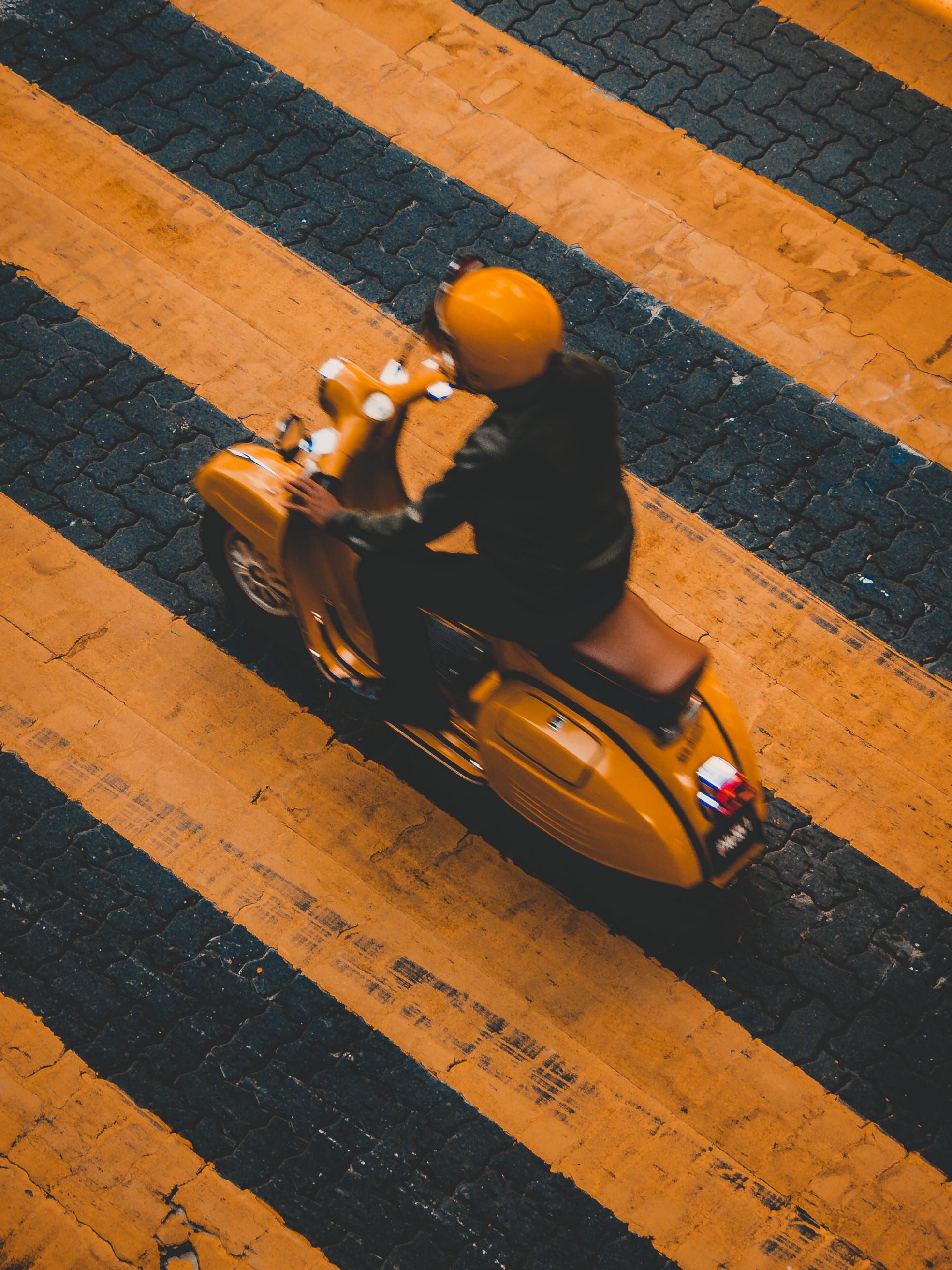 lines, bike, new York City, 2K, men, fashion, urban Scene, transportation, uSA, crossing, transport, style, motorbike, motor, urbanlife, travel, computer, Phone HD Wallpaper