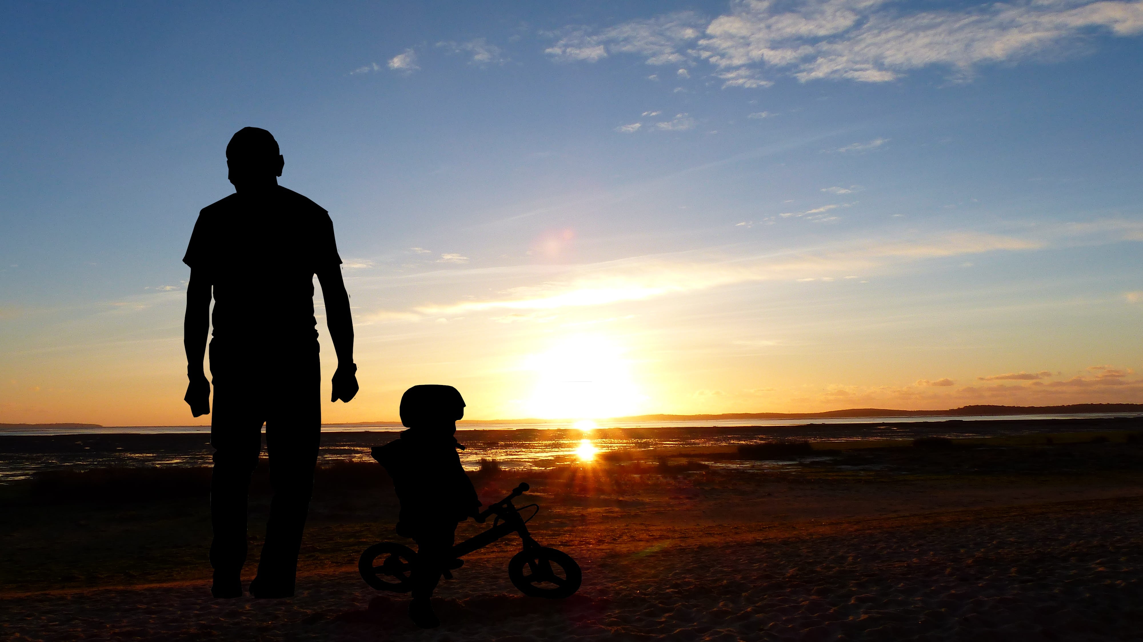 evening, bike, sea, bicycle, beauty in nature, scenics - nature, water, beach, son, love, full length, family, people, outdoors, 4K, child, land, sunlight, HD Wallpaper