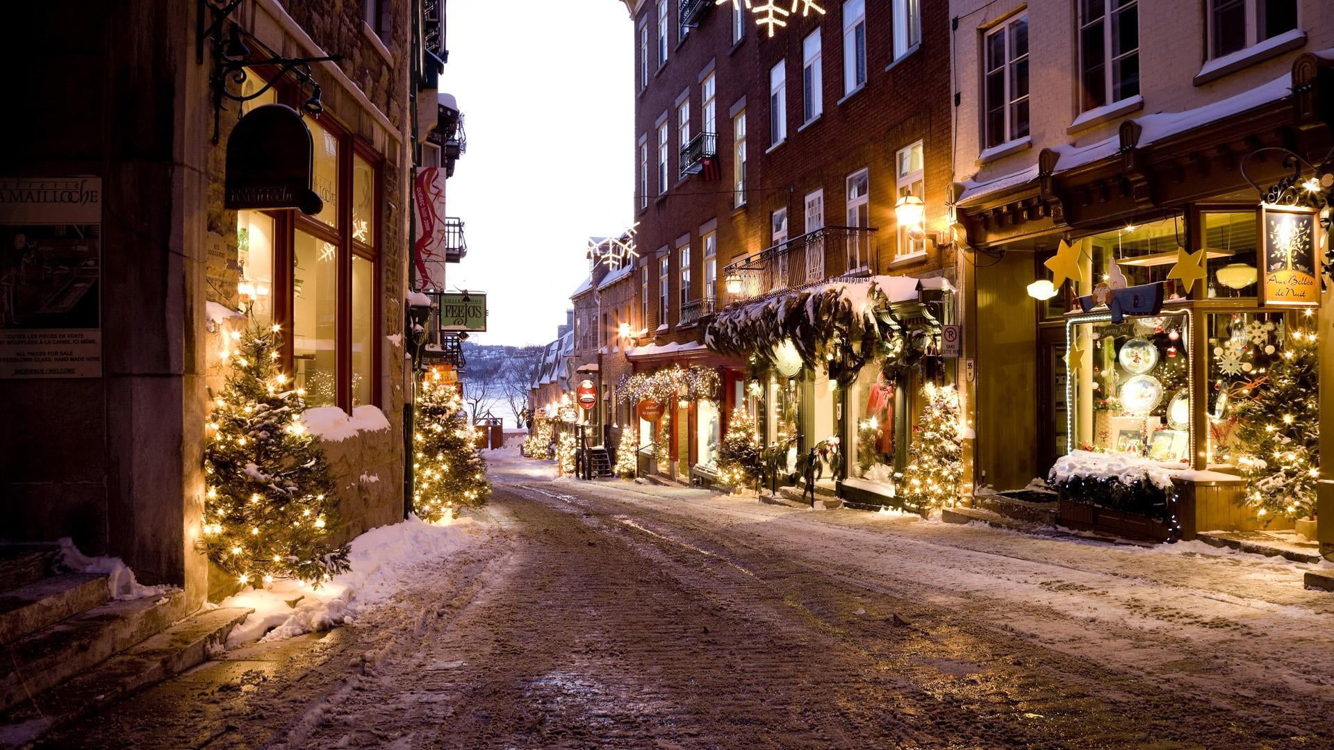 building exterior, footpath, diminishing perspective, 1080P, downtown, lighting equipment, illuminated, alley, direction, street, christmas day, town, HD Wallpaper