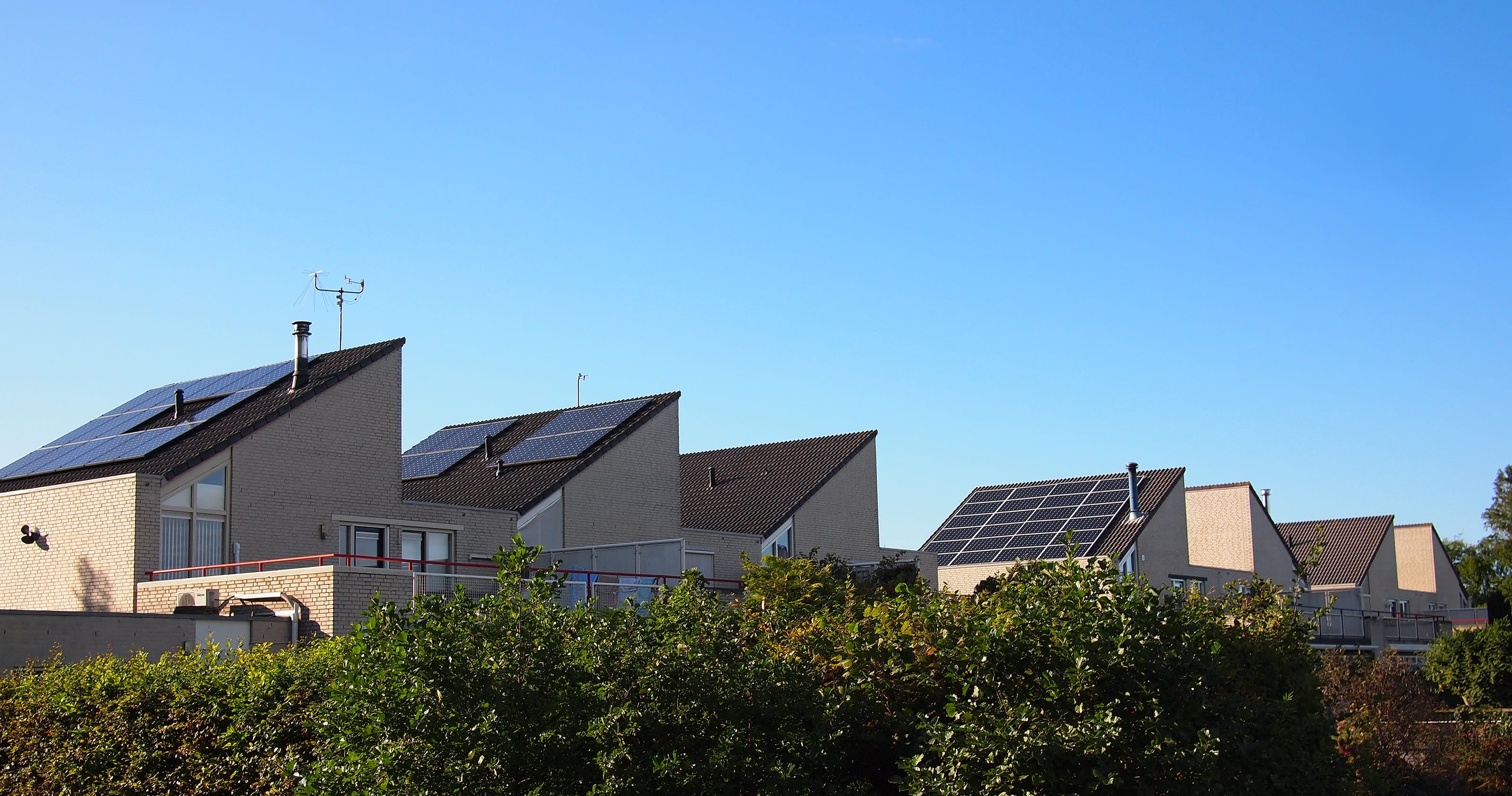 photography, copy space, residential district, building, plant, city, Almere, office, Solar Panels, tree, modern, buildings, street, 2K, office building exterior, HD Wallpaper