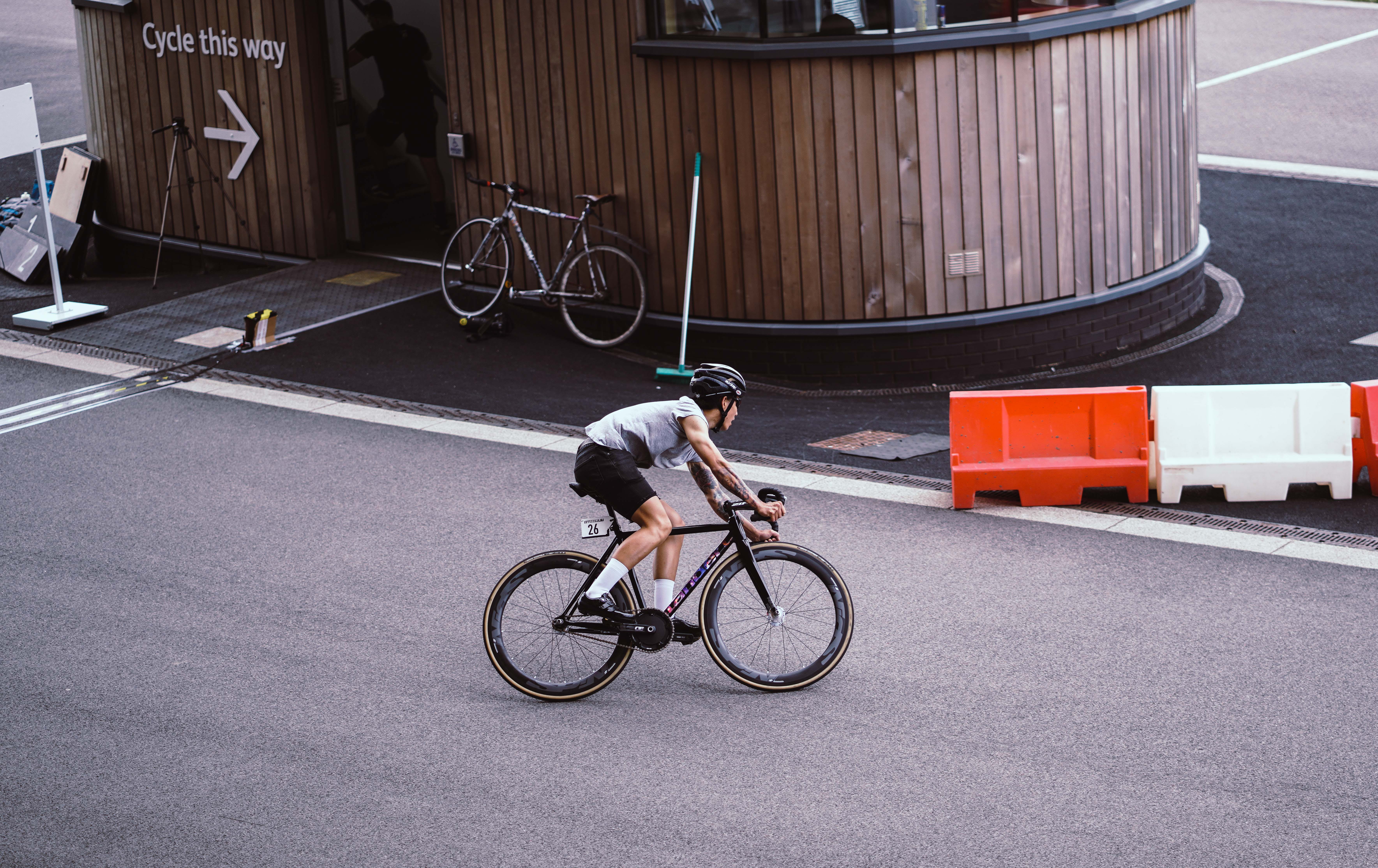 sport, architecture, land vehicle, city, cycle route, rider, black bicycle, transportation, ride, riding, motion, mode of transportation, 5K, cycle, bike, HD Wallpaper