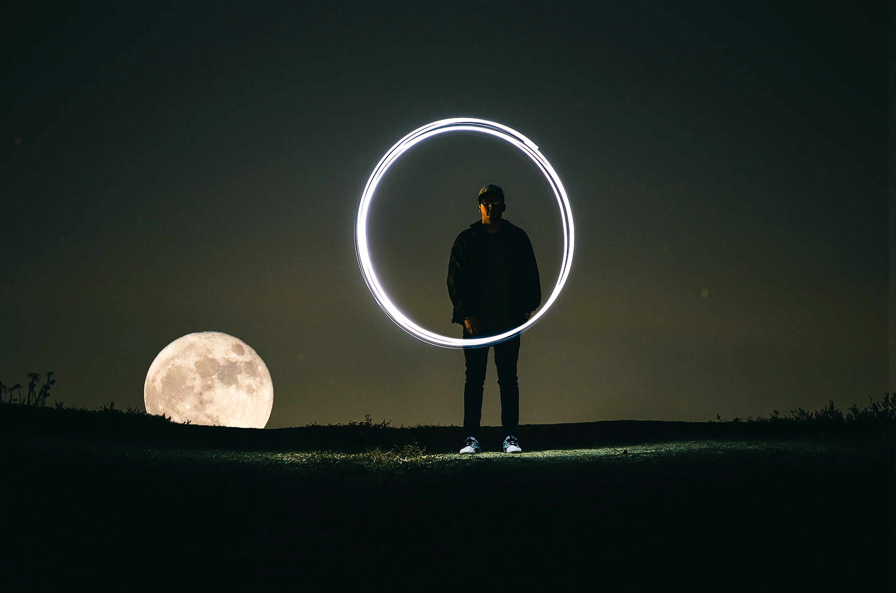 glowing, mid adult, standing, outdoors, adult, full length, star - Space, man, circle, 2K, night, astronomy, silhouette, mystery, dark, full, sky, nature, HD Wallpaper