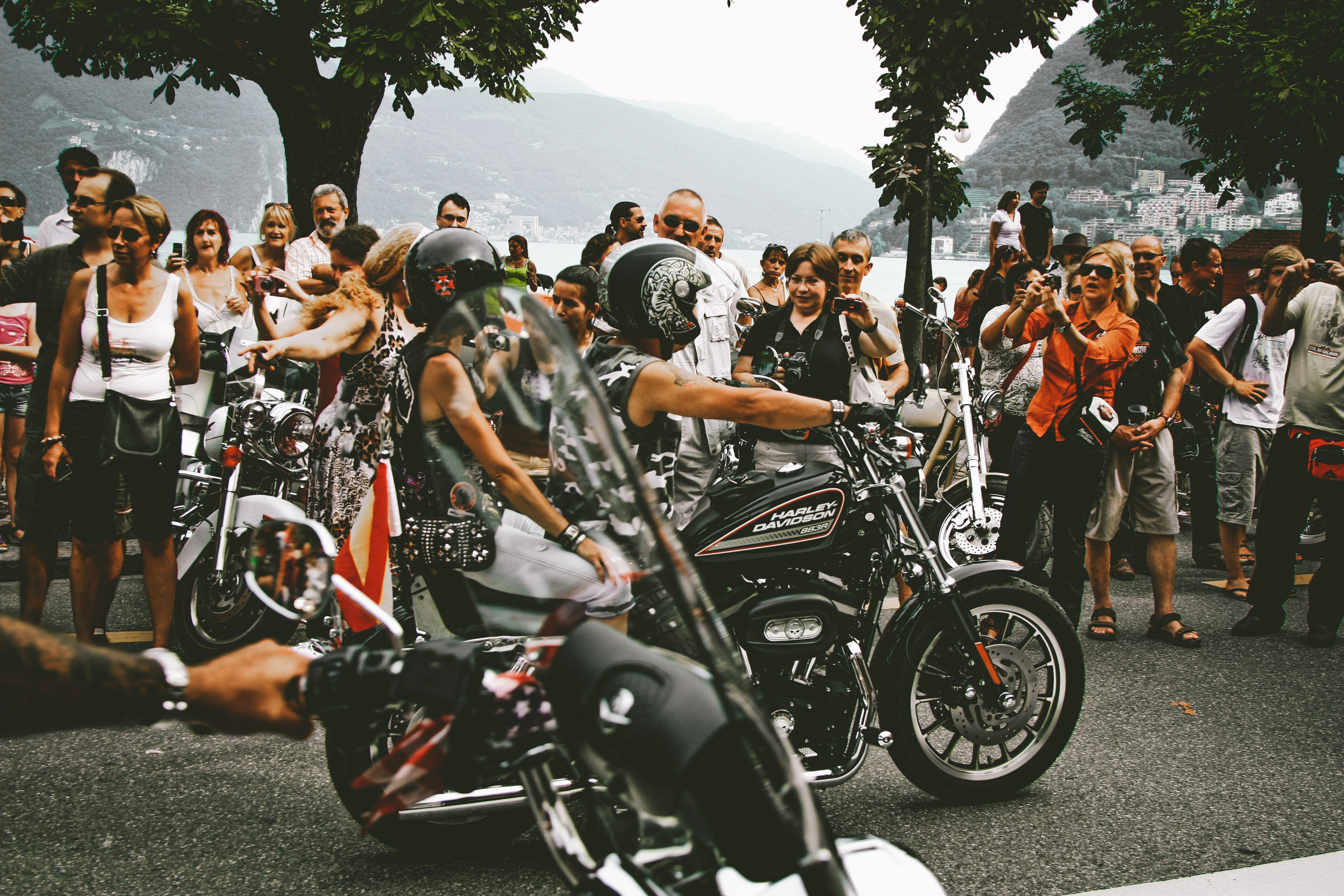 chrome, street, lifestyles, urban, harley davidson, depth of field, motorcyclist, motor, transportation, road, people, helmets, land vehicle, audience, HD Wallpaper
