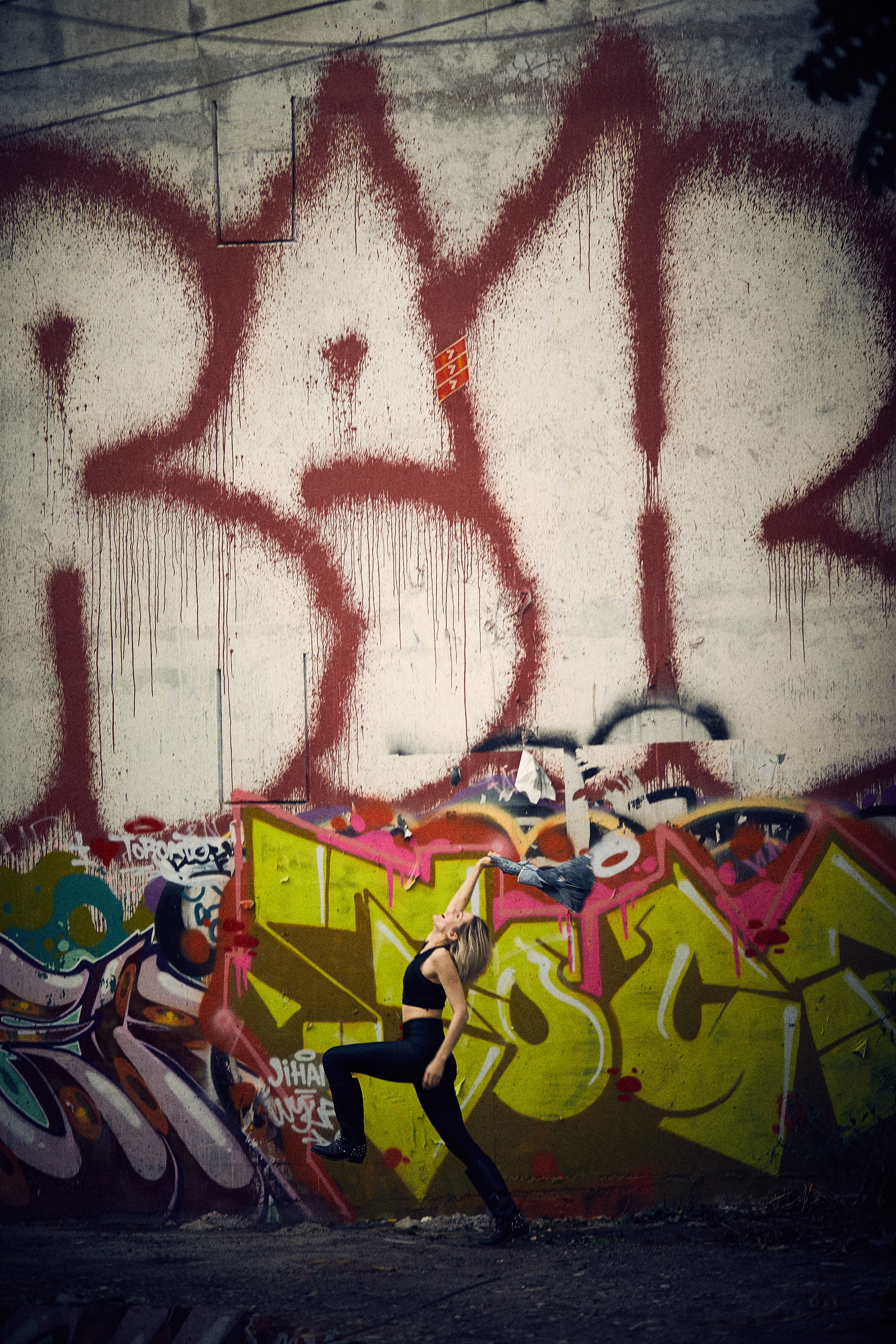 4K, rebel, graffiti, abandoned, creativity, outdoors, blonde, messy, canada, badass, choice, communication, beautiful, mural, large group of objects, art and craft, Phone HD Wallpaper