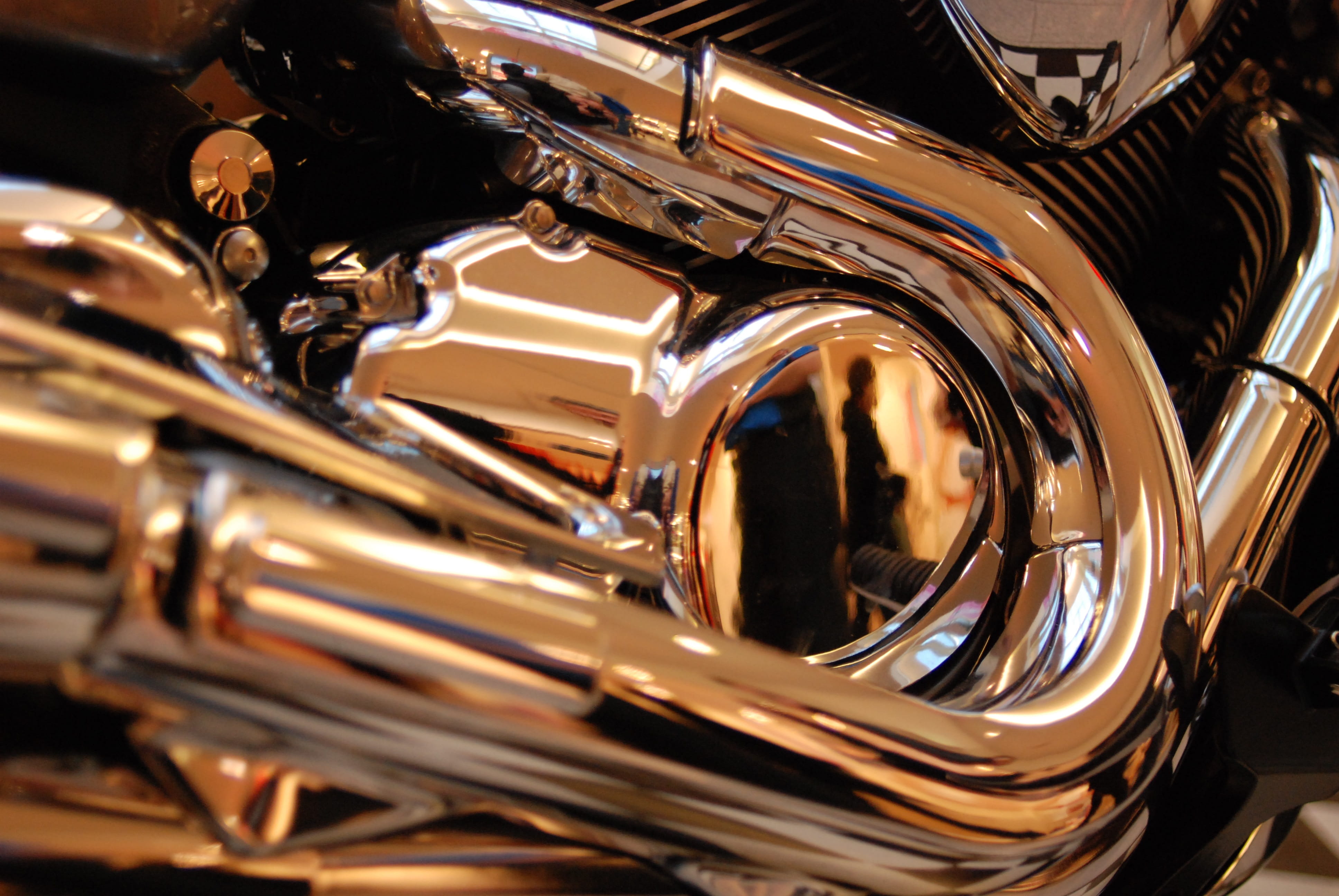 close-up, mode of transportation, brass instrument, exhaust, machinery, Motorcycle, steel, selective focus, reflection, 4K, appliance, metal, indoors, HD Wallpaper