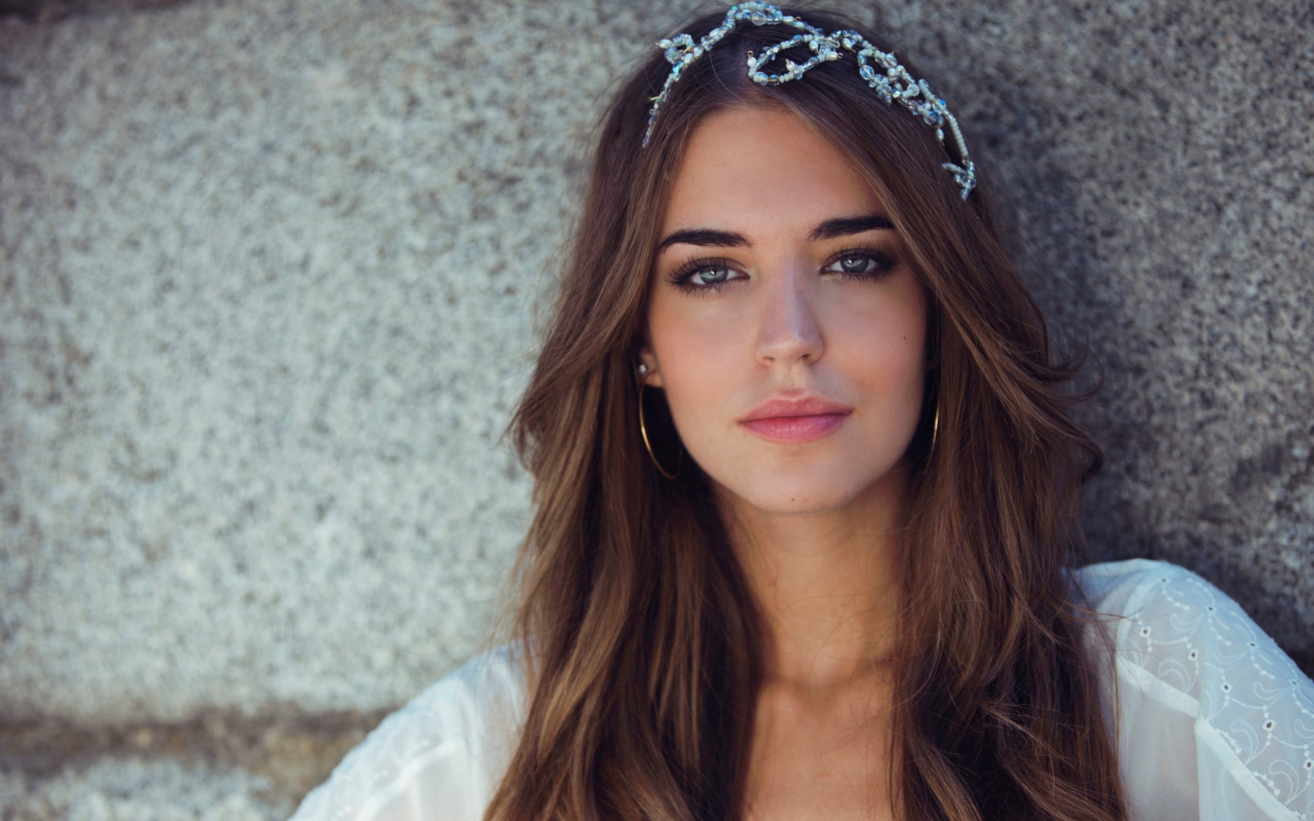 Clara Alonso, model, front view, face, hair, beautiful people, young women, headshot, contemplation, portrait, adult, hairstyle, women, outdoors, focus on foreground, HD Wallpaper