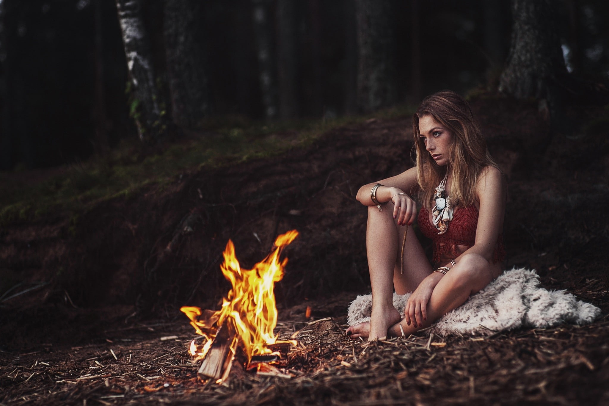 looking away, sitting, Olga Kobzar, women outdoors, women, 1080P, trees, model, fire, HD Wallpaper