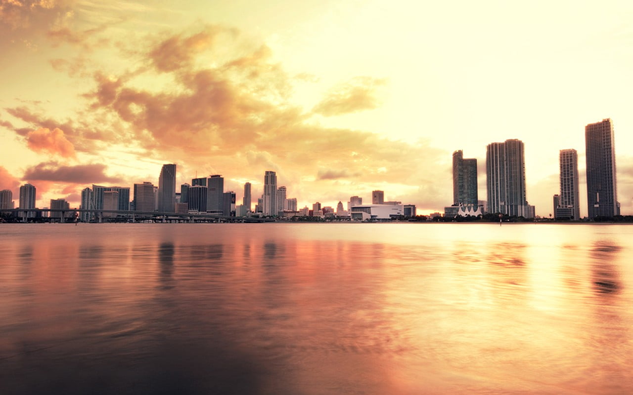 building exterior, sea, 720P, cityscape, waterfront, skyline, outdoors, urban, built structure, financial district, landscape, water, architecture, city, HD Wallpaper