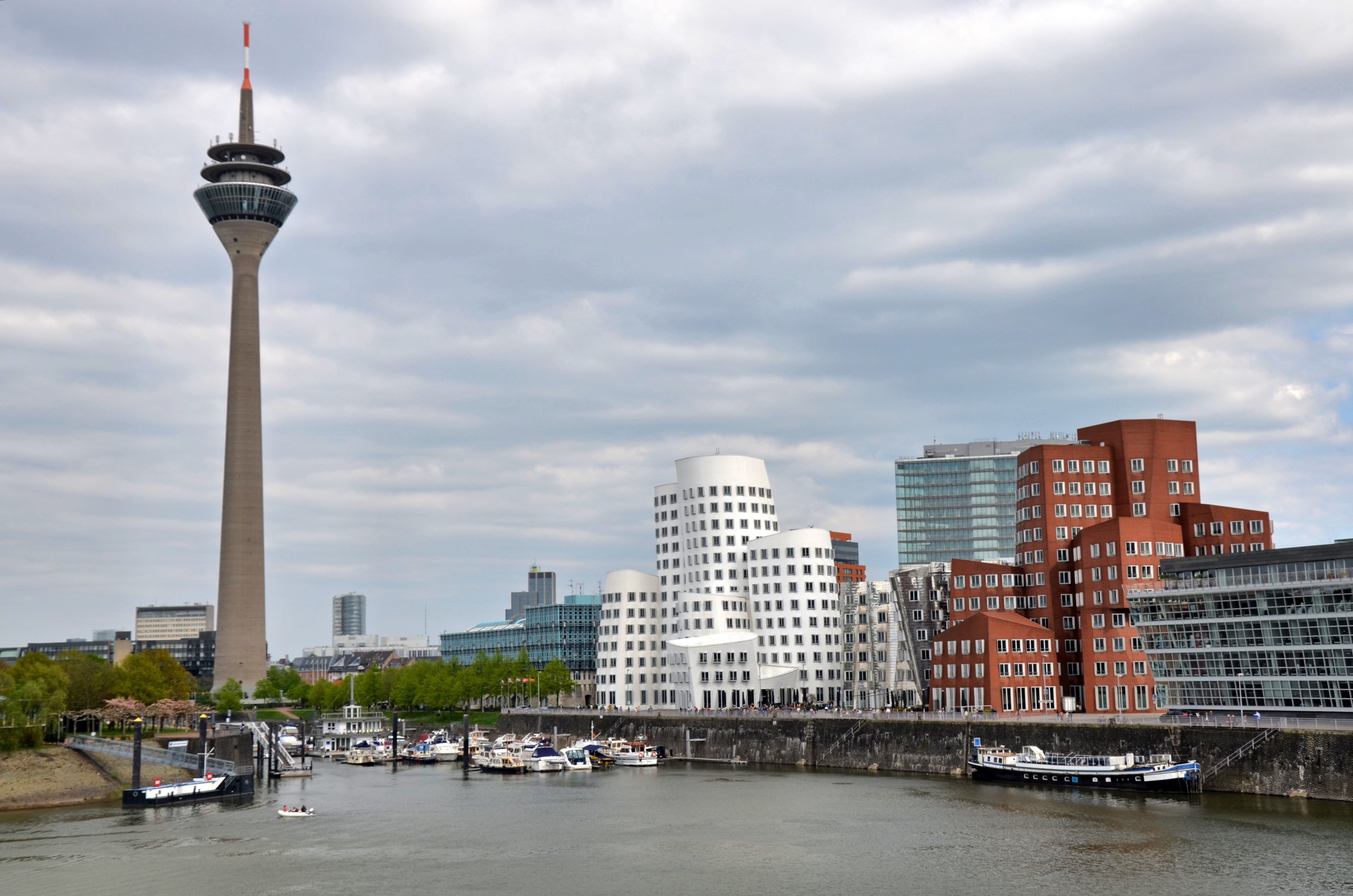office building exterior, built structure, passenger craft, düsseldorf, cityscape, daytime, urban Scene, skyscraper, travel, water, no people, building exterior, HD Wallpaper