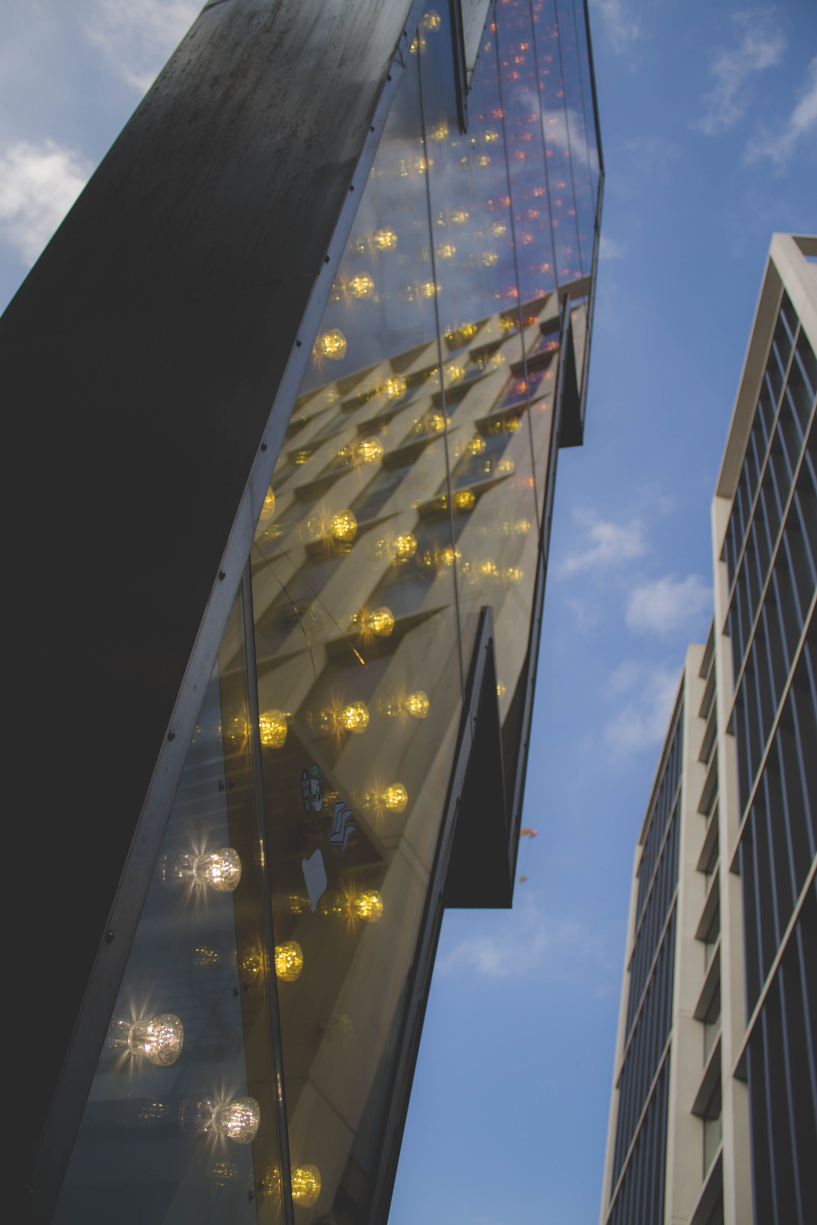 architecture, statue, colour, mute, sky scraper, office, travel destinations, office building exterior, skyscraper, outdoors, reflection, sky, urban, travel, Phone HD Wallpaper