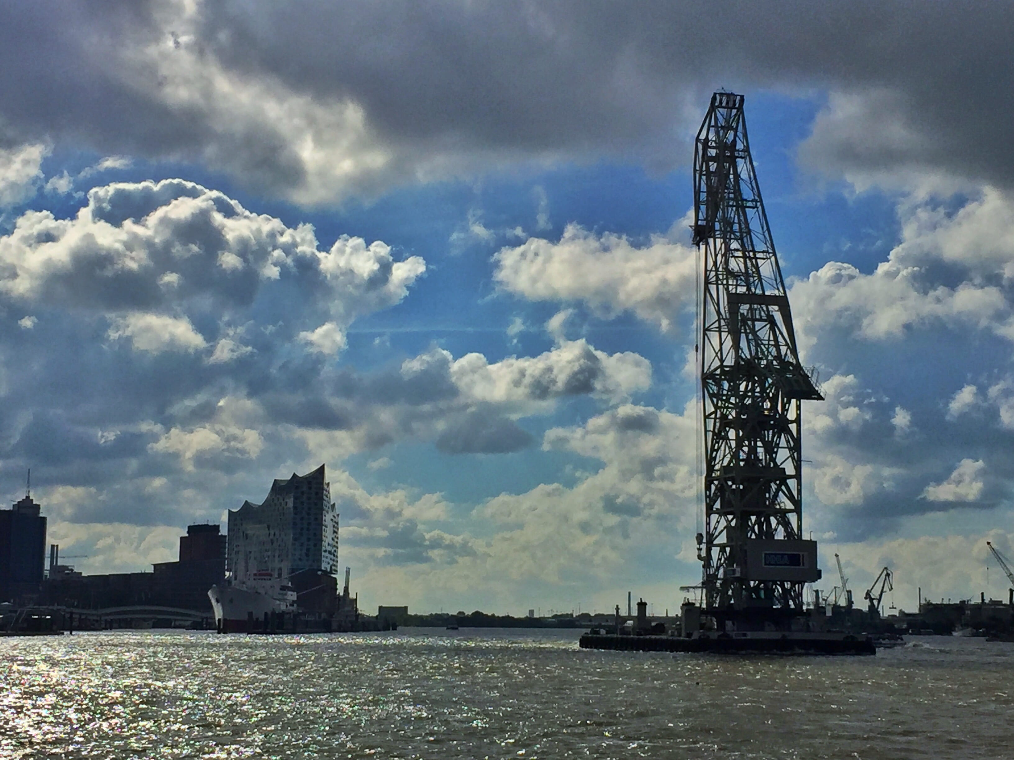 deutschland, architecture, water, no people, travel, waterfront, office building exterior, city, hafen hamburg, crane, travel destinations, river, nature, HD Wallpaper