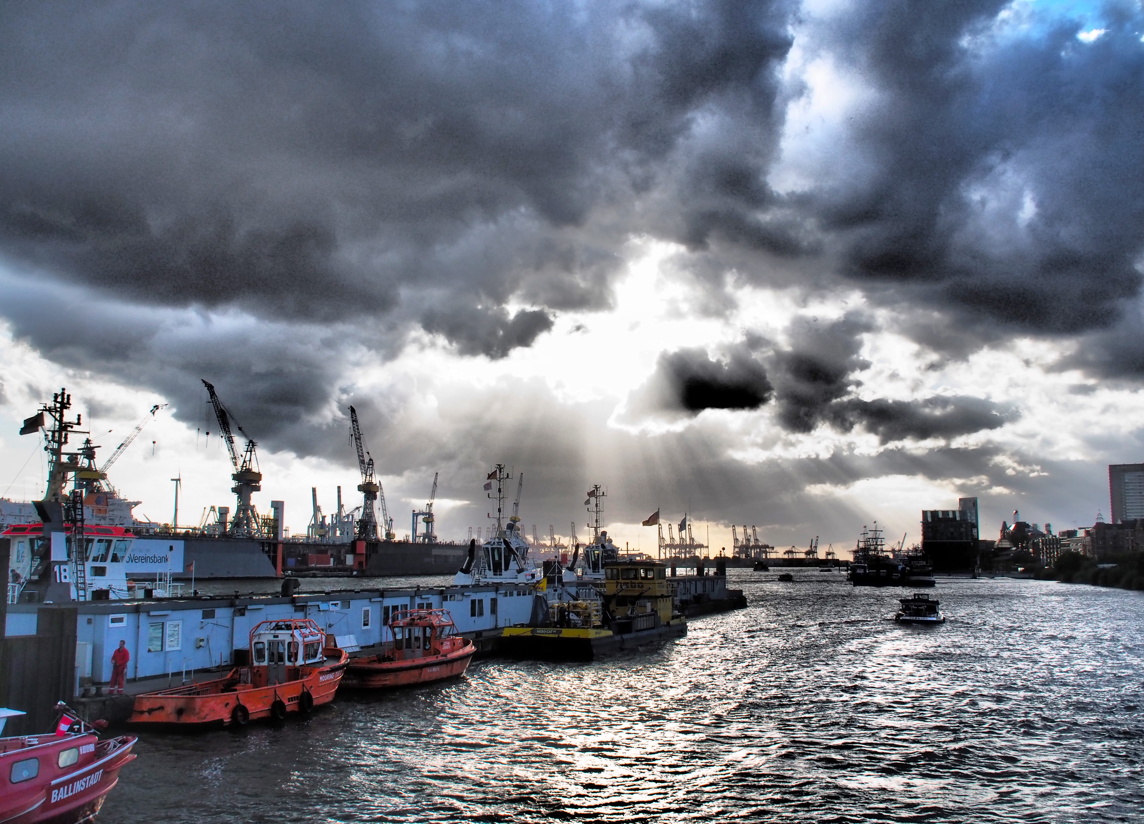 ship, ominous, clouds, boat, sky, 4K, pier, building exterior, nature, sea, architecture, harbor, hafen, mode of transportation, freight transportation, HD Wallpaper