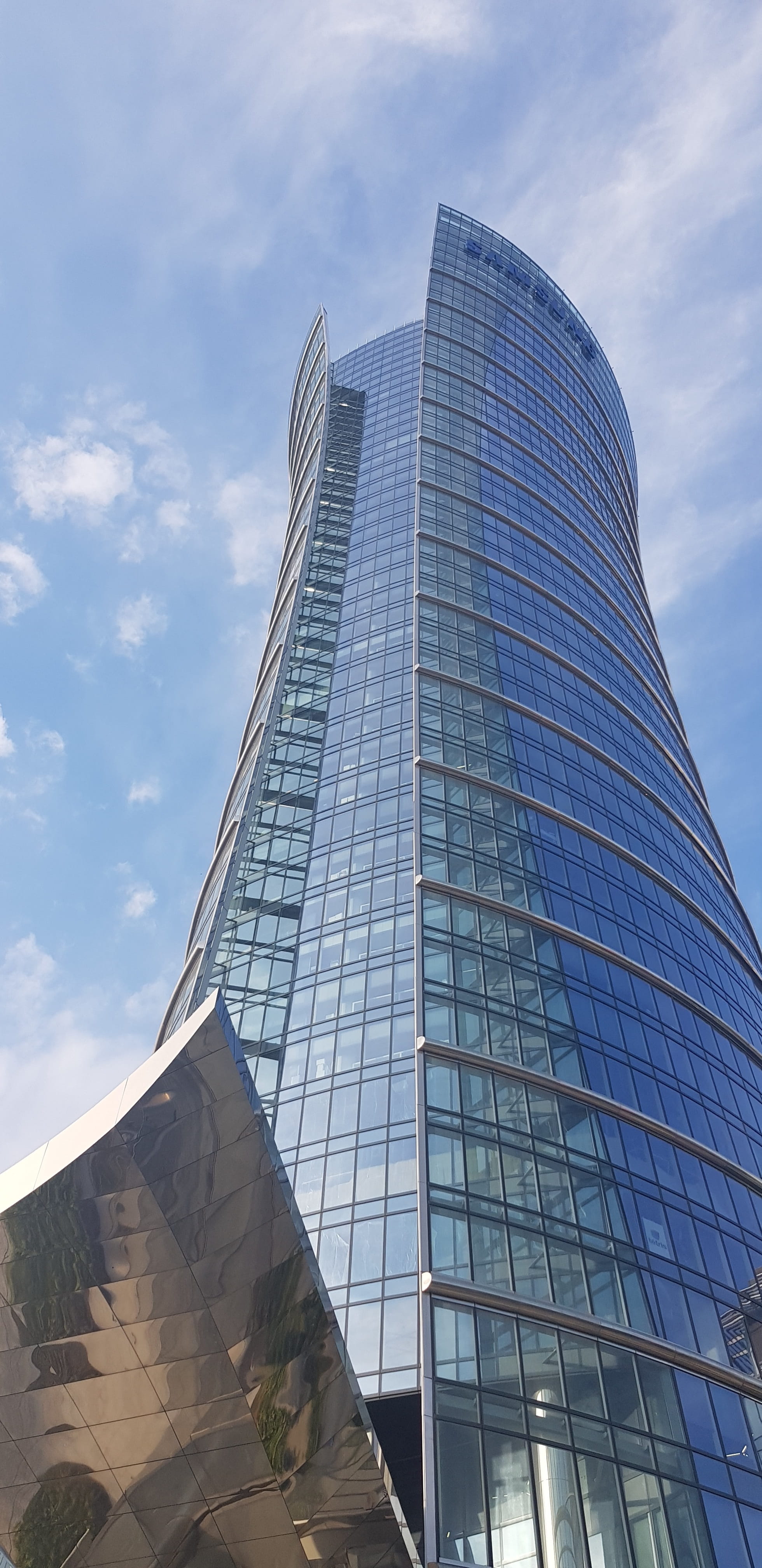 sky, tower, office building exterior, low angle view, built structure, 4K, scraper, clouds, reflection, day, modern, nature, skyscraper, glass - material, Phone HD Wallpaper