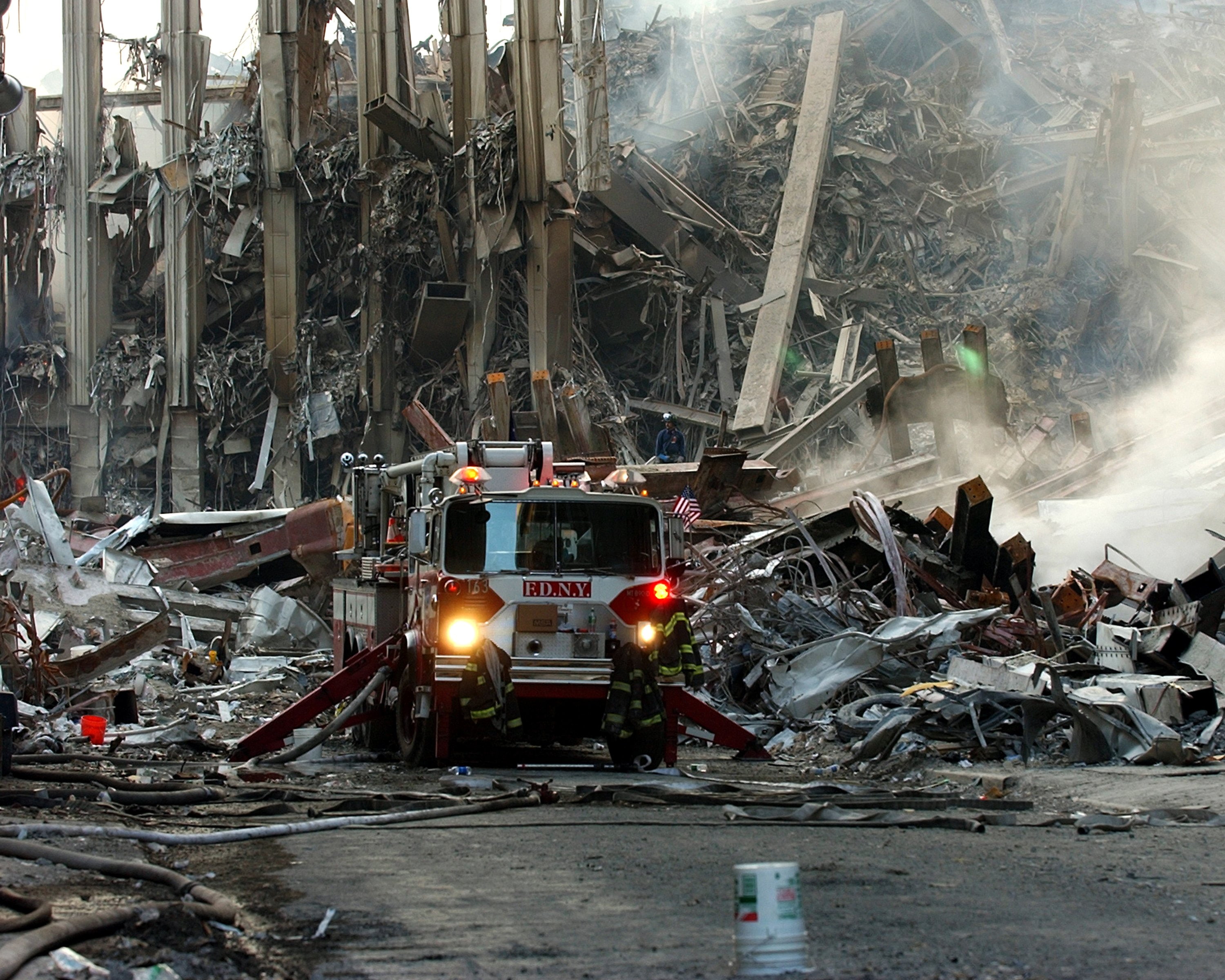 city, sad, trade, usa, cities, terrorist, wtc, building, 2K, disaster, skyscraper, world, center, apacolyptic, york, attack, america, HD Wallpaper