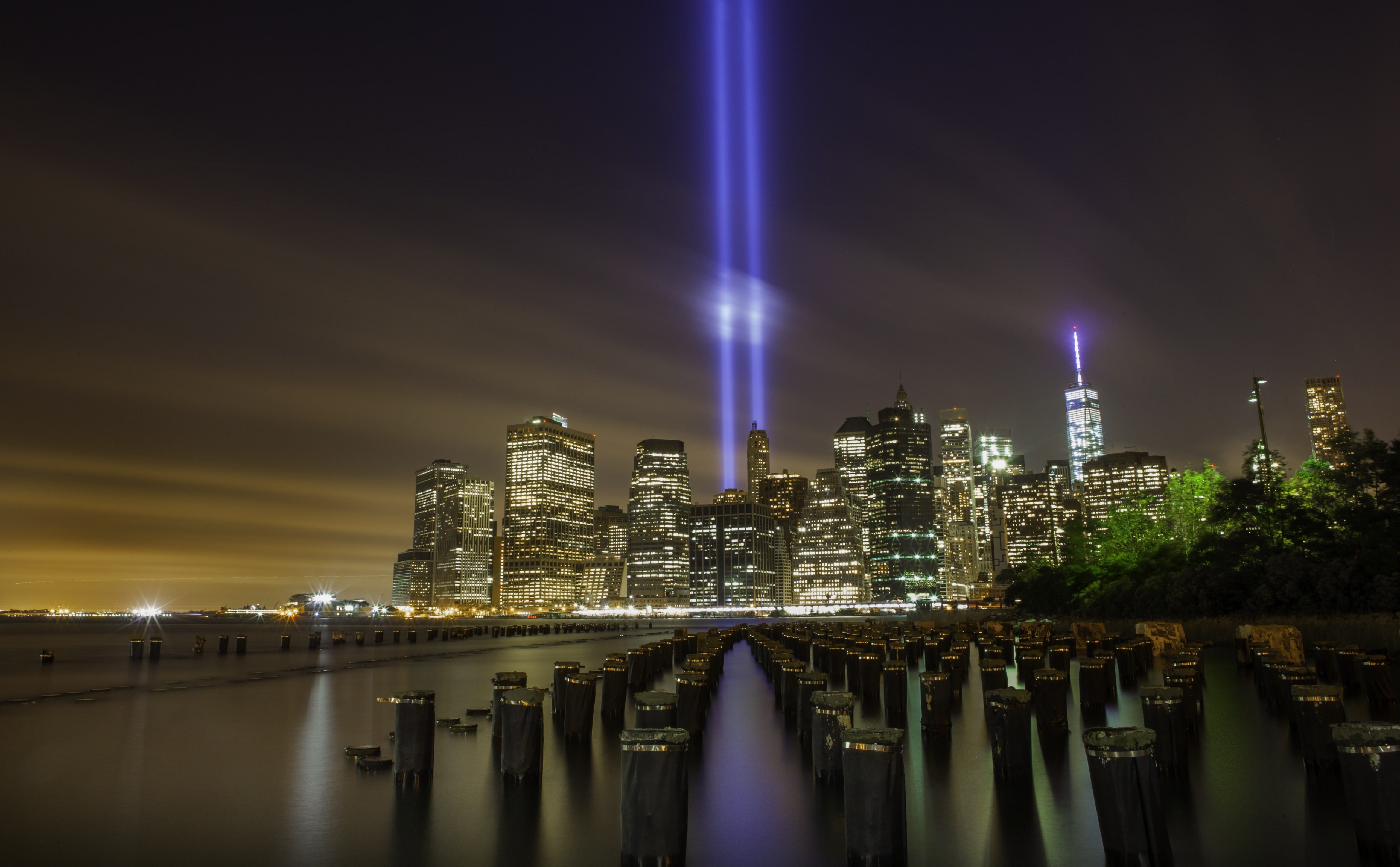 office building exterior, 5K, building, nature, brooklyn bridge, waterfront, modern, tower, built structure, United States, New York, water, Skyline, tribute, HD Wallpaper