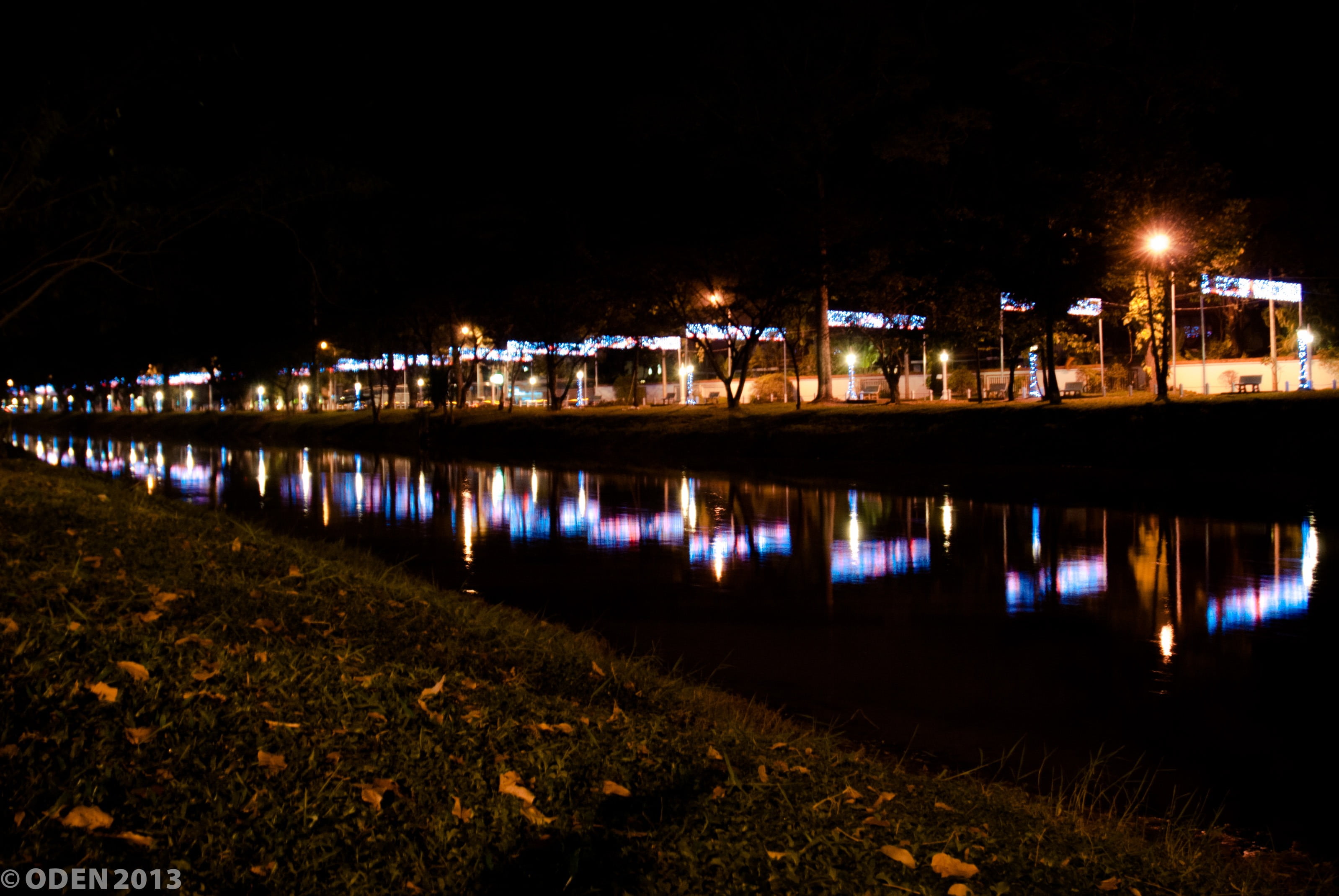 copy space, street light, building exterior, no people, street, water, river, bulb, built structure, panorama, tribute in lights, reflection, cities, tradition, HD Wallpaper