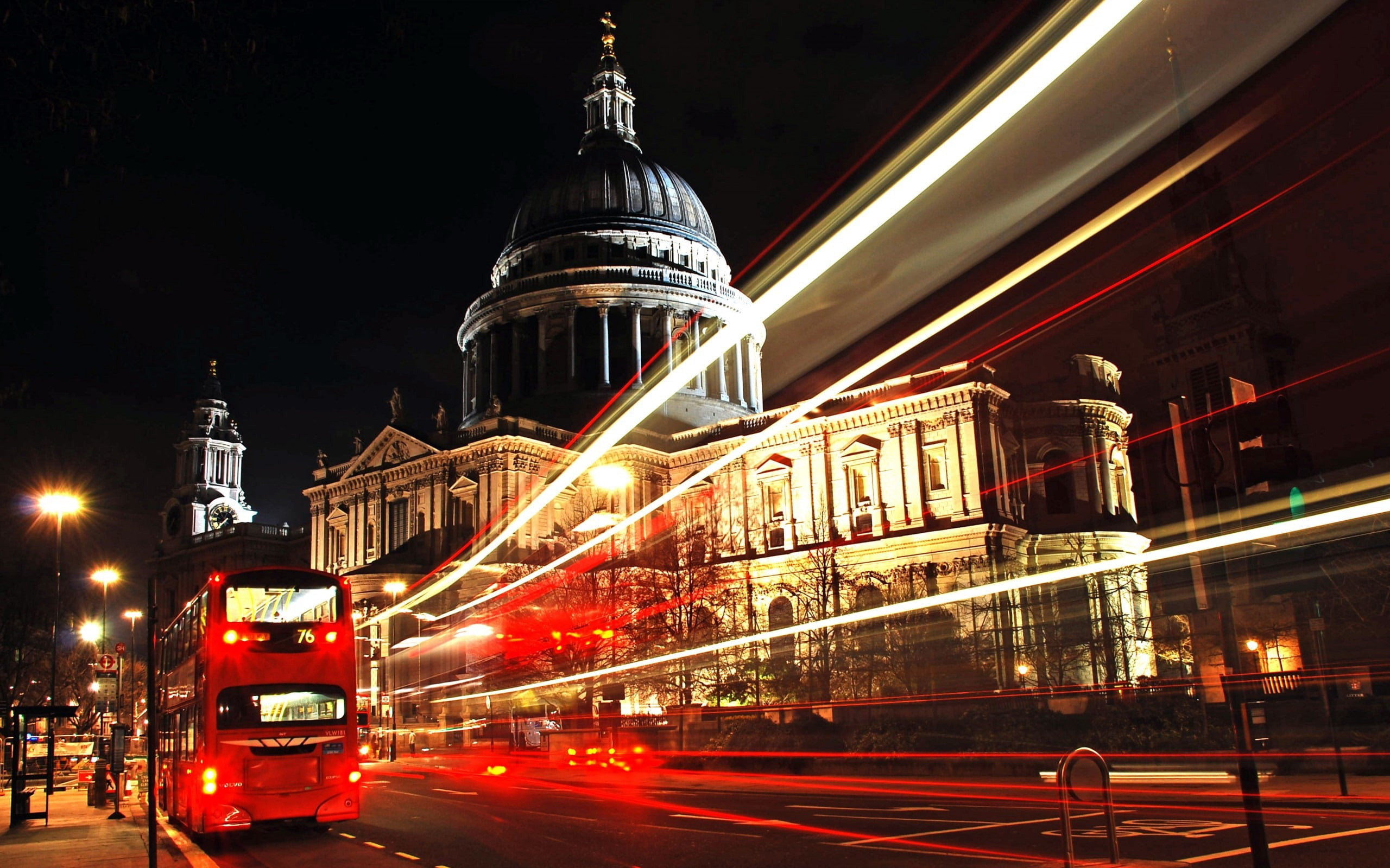 city life, 2K, mode of transportation, illuminated, city, architecture, building exterior, street, bus, built structure, night, road, photography, transportation, HD Wallpaper