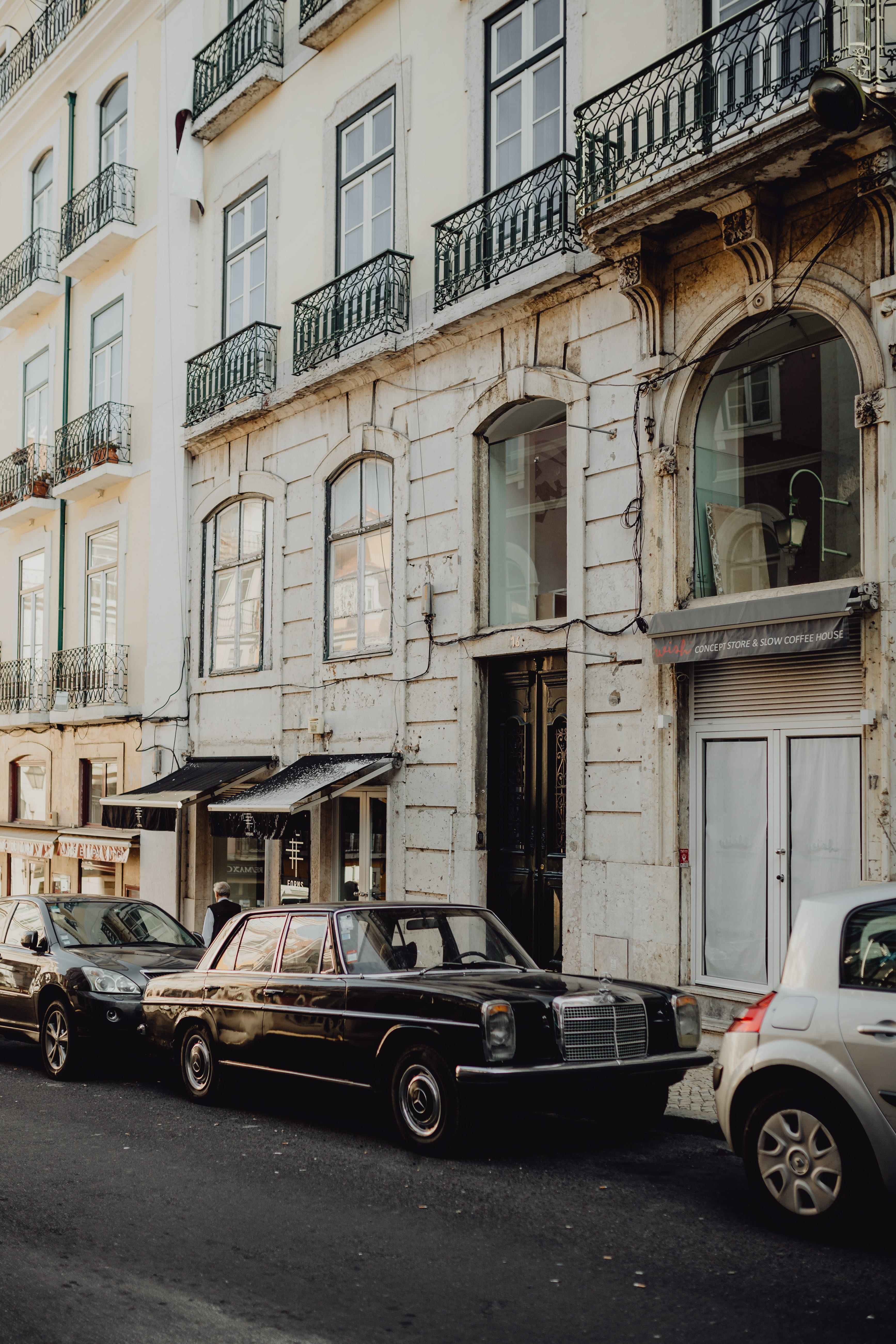 street, architecture, benz, vintage car, outdoors, old timer, auto, land vehicle, no people, old, abandoned, black car, portugal, city, window, residential district, Phone HD Wallpaper