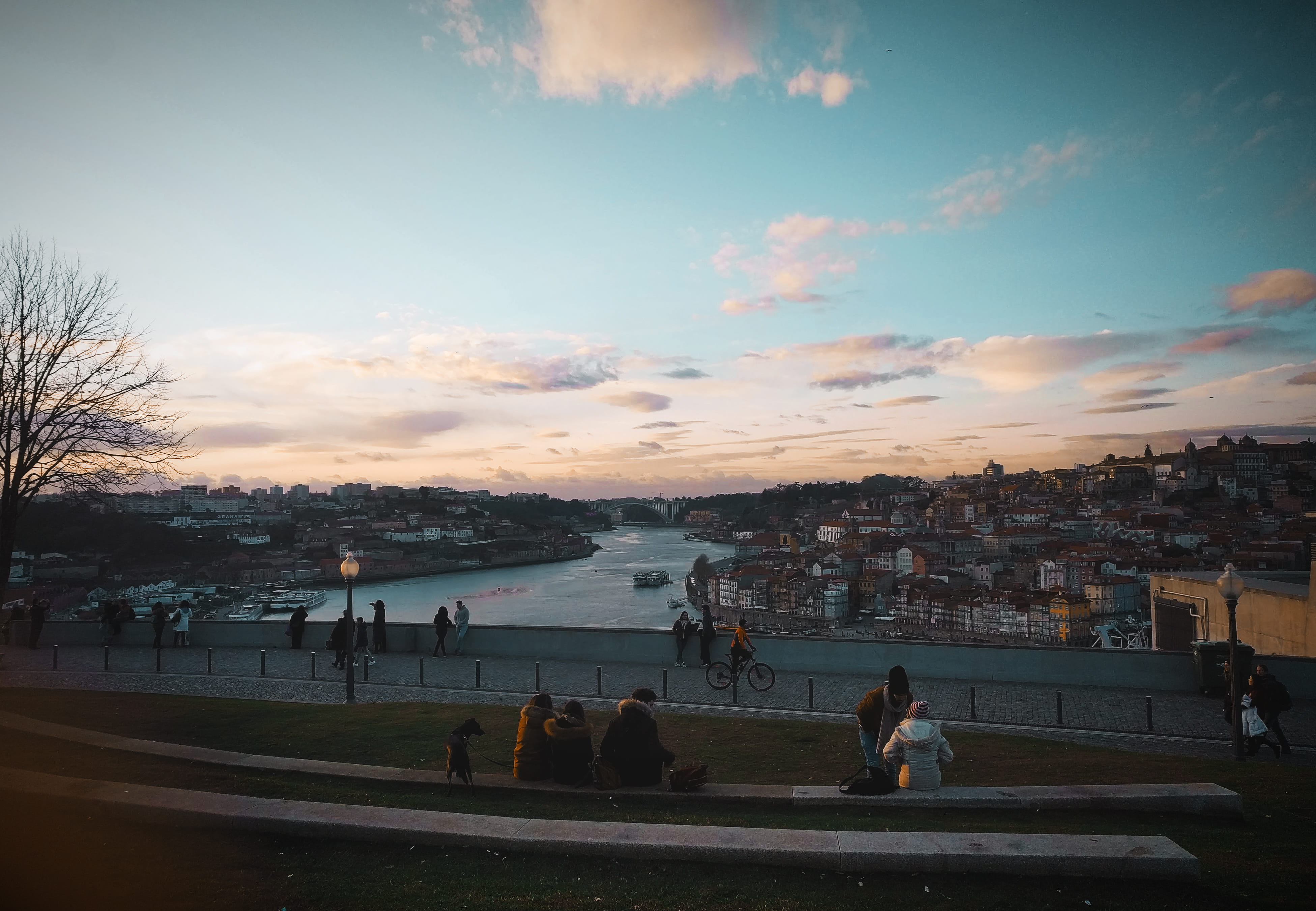 outdoors, real people, people, sunset, large group of people, city view, architecture, jardim do morro, women, crowd, landscape, vila nova de gaia, porto, HD Wallpaper