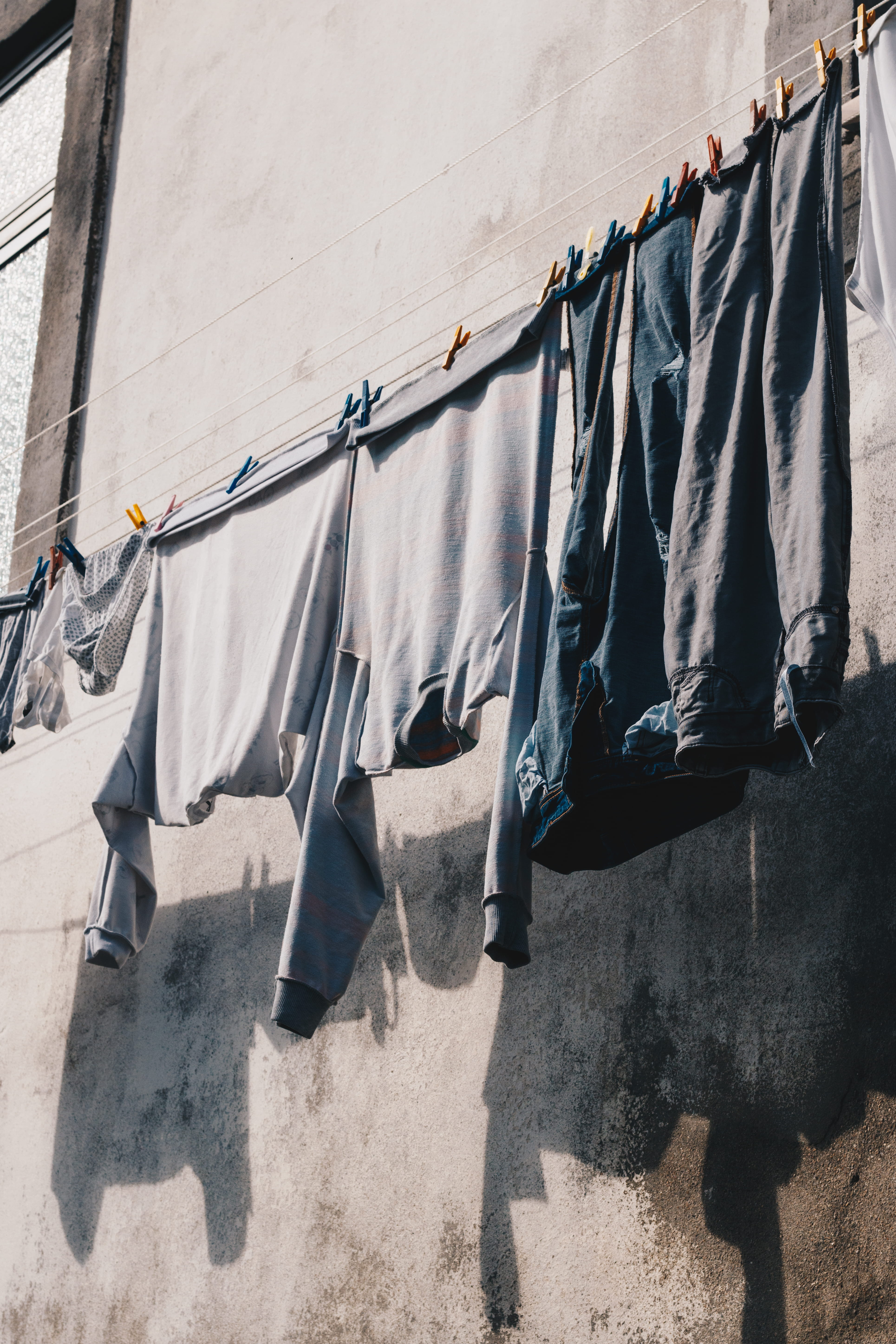 material, building exterior, washing, day, 5K, textile, oporto, housework, city, shadow, wall - building feature, porto, drying, outdoors, clean, architecture, Phone HD Wallpaper