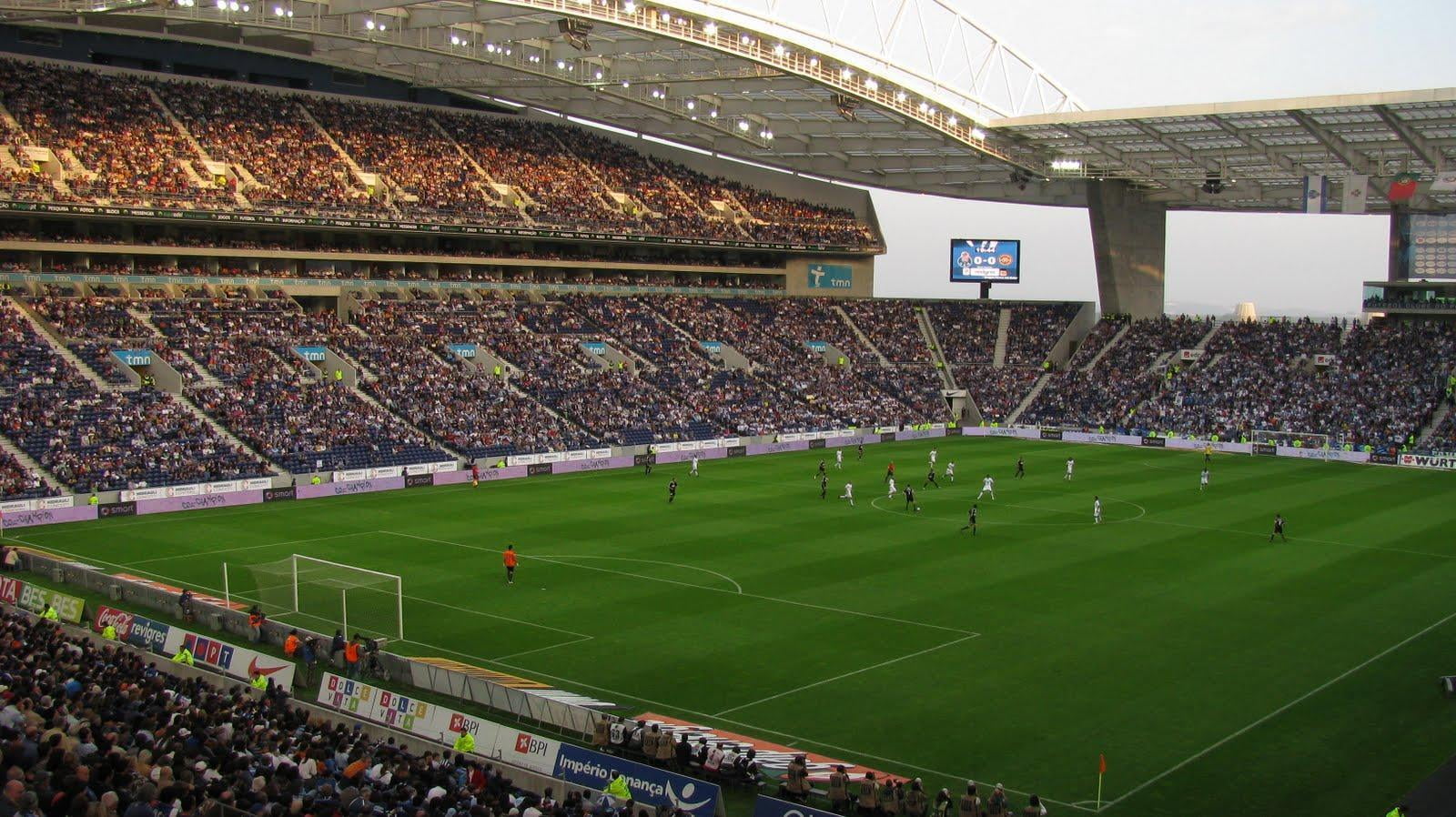 stadium, large group of people, 720P, nature, real people, F.C. Porto, sport, crowd, team sport, high angle view, match - sport, grass, competition, playing field, HD Wallpaper