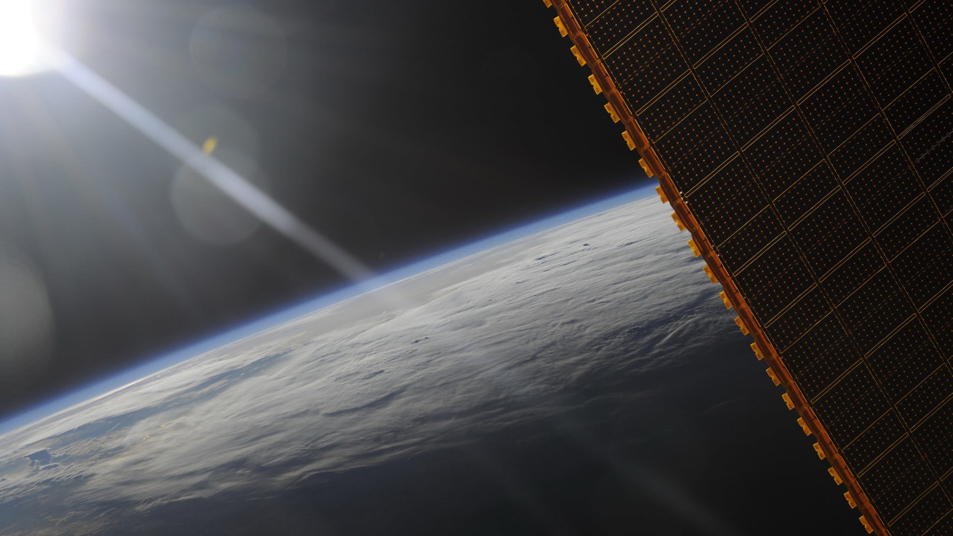 1080P, nature, Roscosmos, space, table, technology, outdoors, sea, motion, cloud - sky, lens flare, sun, Roscosmos State Corporation, orbiting, planet - space, HD Wallpaper