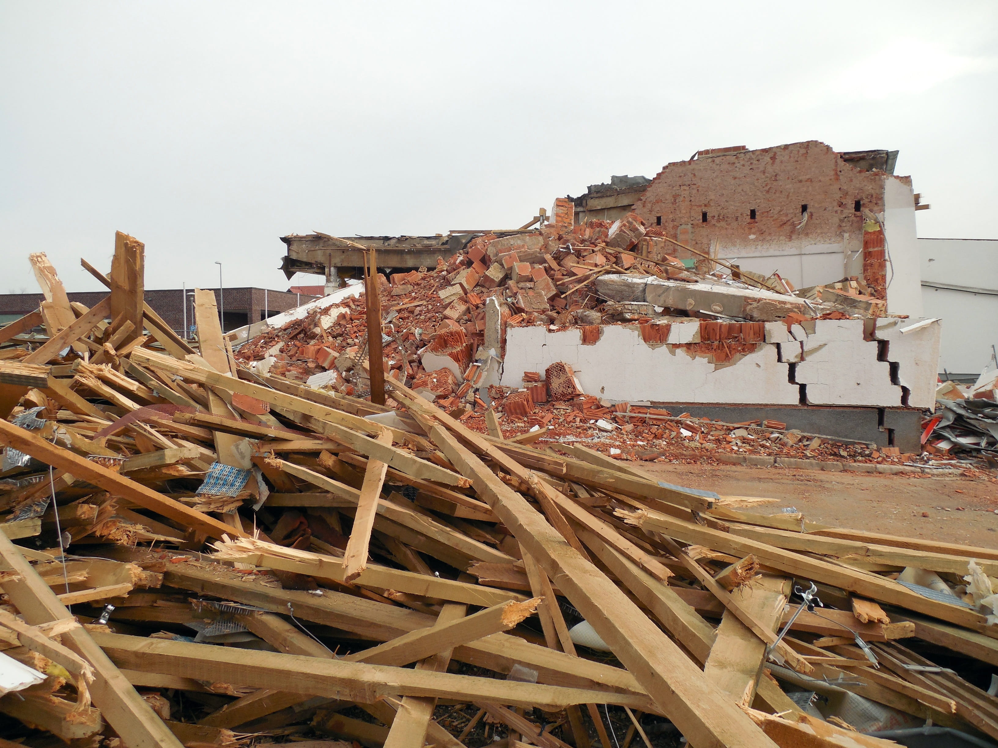 built structure, outdoors, destruction, sky, day, weathered, architecture, house, demolished, run-down, ruined, decommissioning, construction site, Construction Work, HD Wallpaper