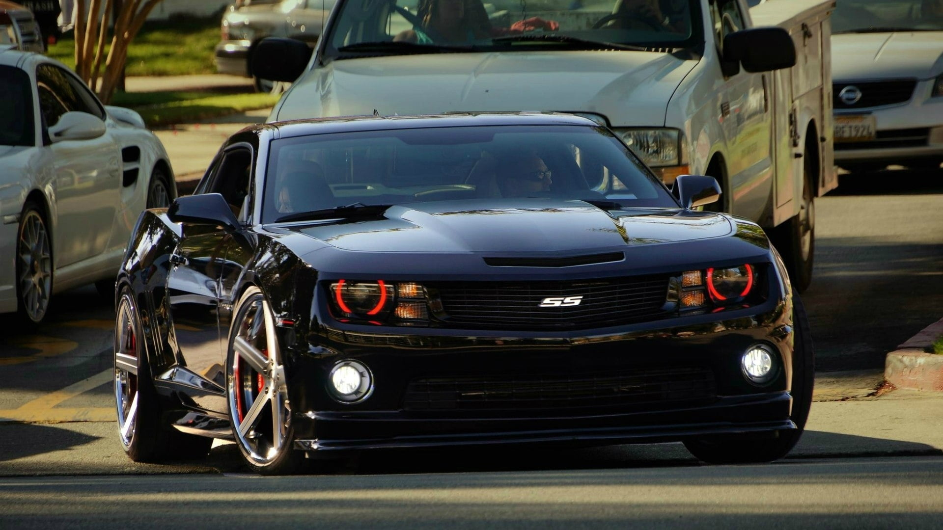 land Vehicle, editorial, wheel, silver colored, sports Car, outdoors, street, chrome, road, transportation, motor Vehicle, camaro, wealth, traffic, car, HD Wallpaper