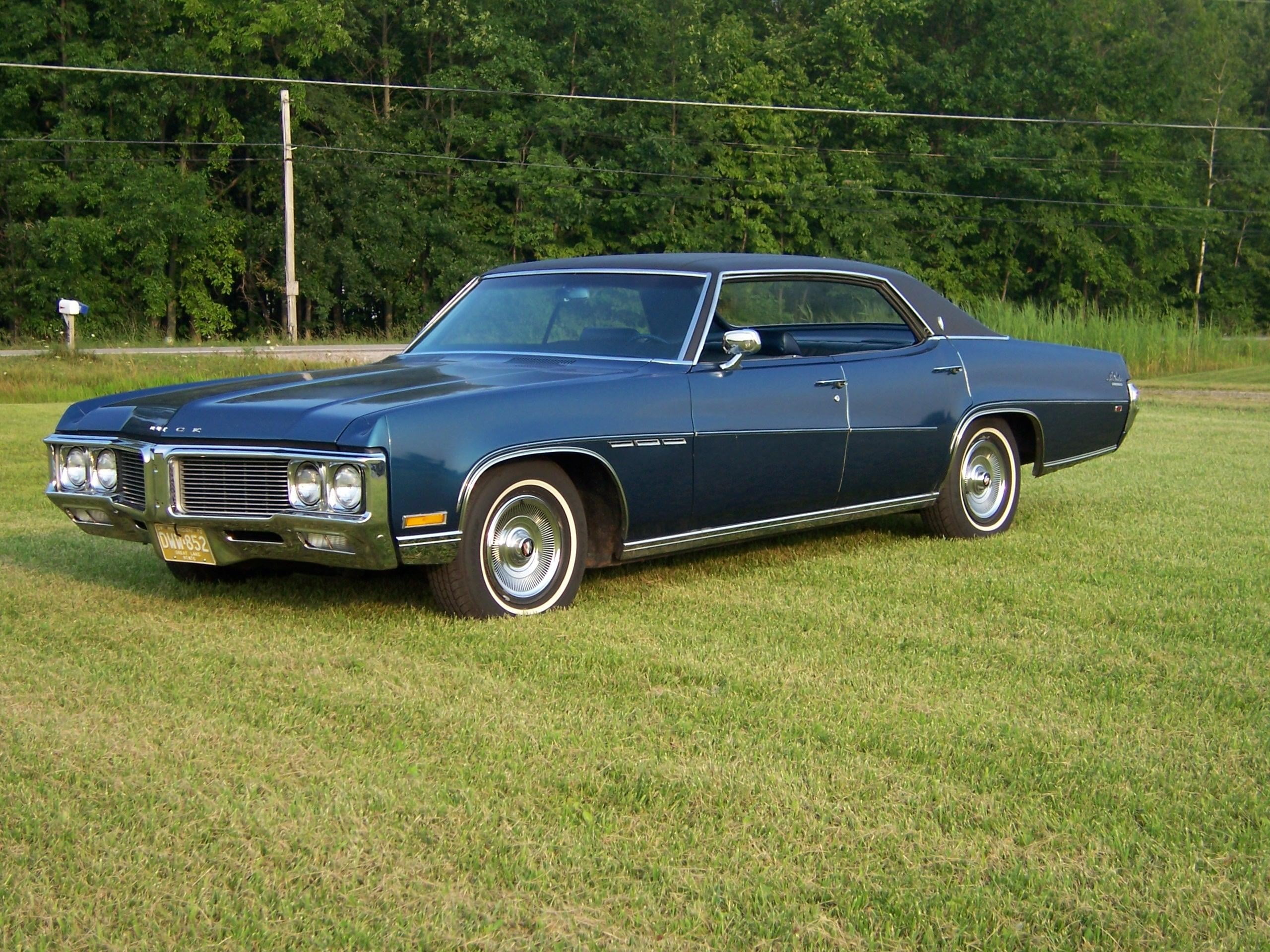car, silver colored, plant, tree, luxury, outdoors, blue, 2K, muscle, Buick LeSabre, land, vintage car, green color, classic car, old car, day, no people, HD Wallpaper