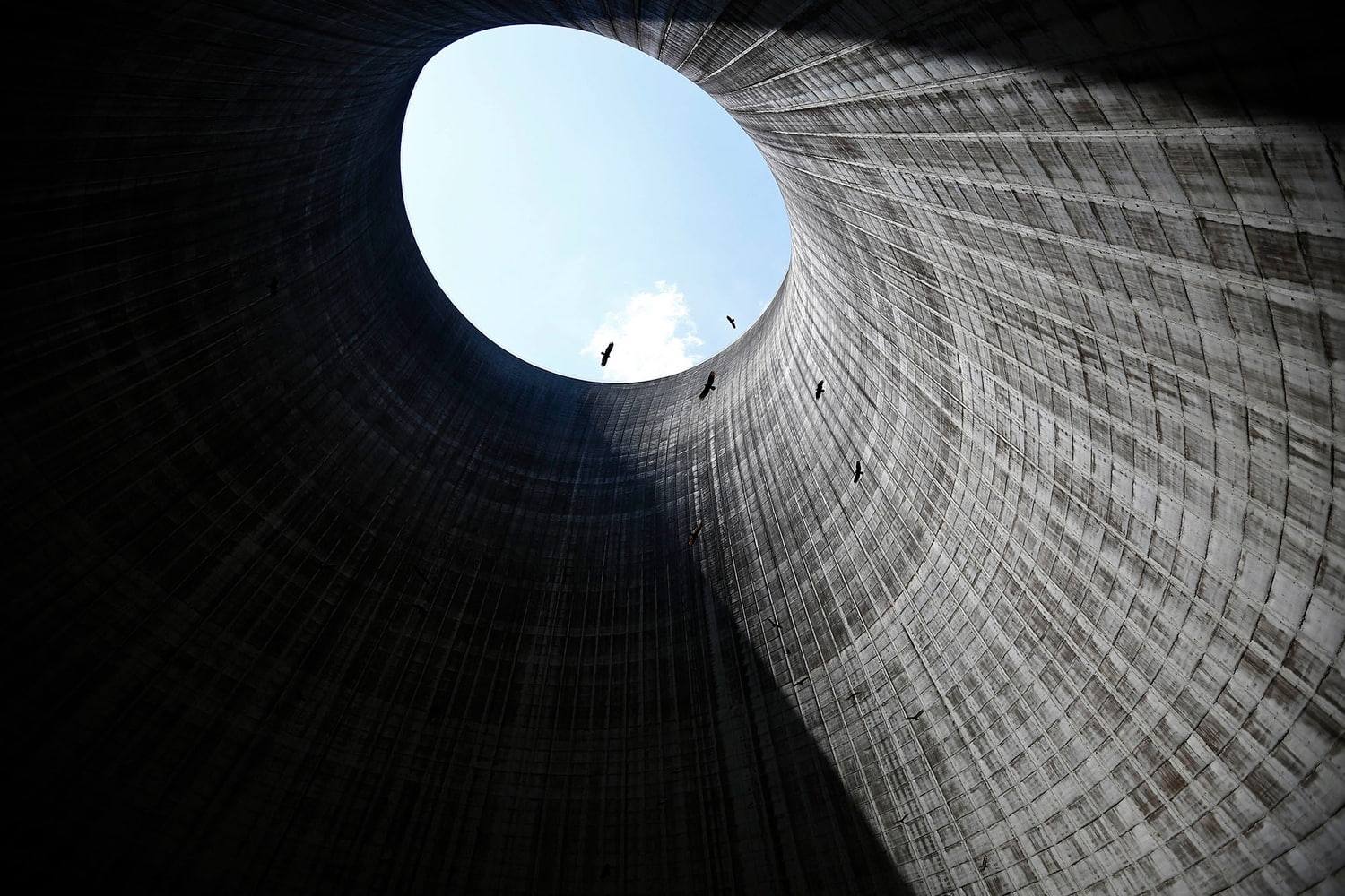 architecture  abandoned  building  USA  sunlight  cooling towers  sky  shadow  worms eye view  Alabama  clouds  birds  nuclear power plant, 720P, HD Wallpaper