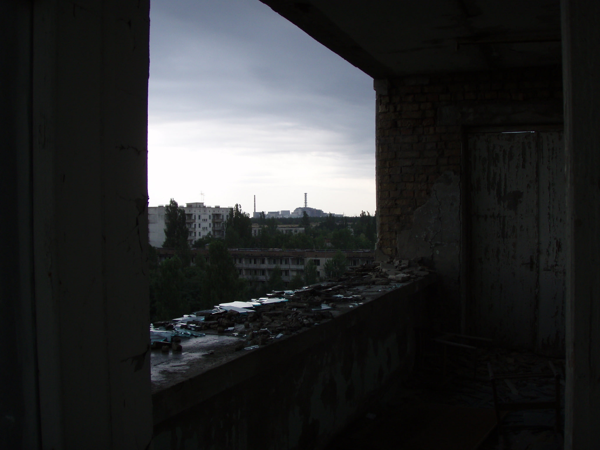 bridge, cityscape, sunset, famous Place, the view from the window, abandoned, old, urban Scene, architecture, building, built Structure, window, dark, deterioration, HD Wallpaper
